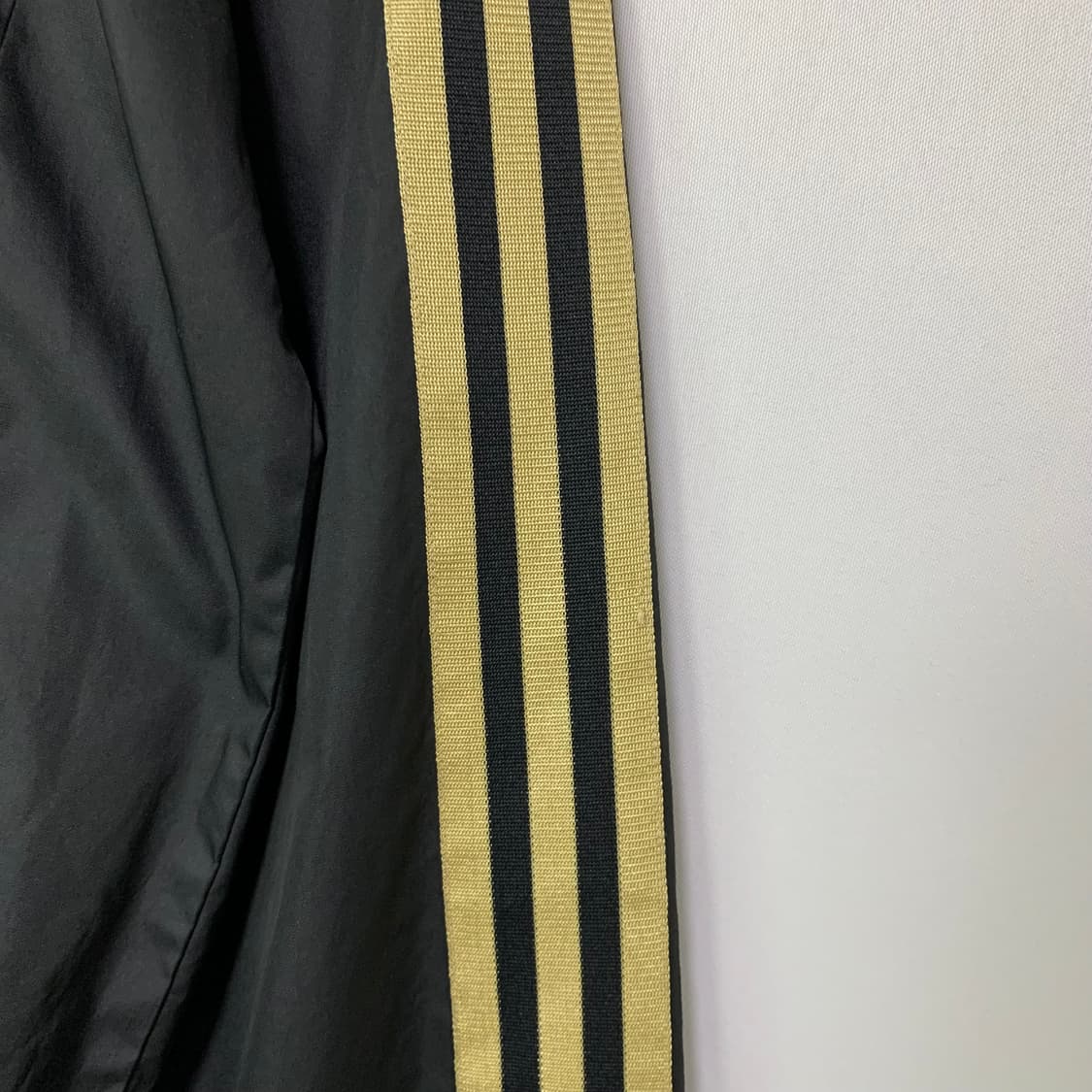 아디다스 블랙/골드 빈티지 져지 바람막이 집업 자켓 100 사이즈 상품이미지3