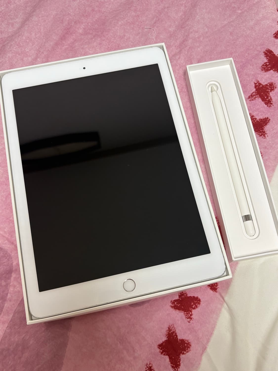 아이패드 6세대 WIFI 32GB 실버+애플펜슬 팝니다 상품이미지1