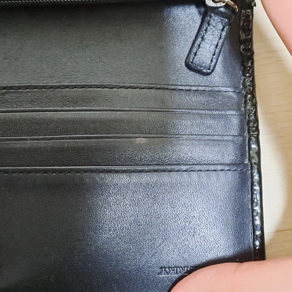 [100%/정품] 버버리 체크 장지갑 블랙 에나멜, 정품 택 박스 포함 상품이미지6