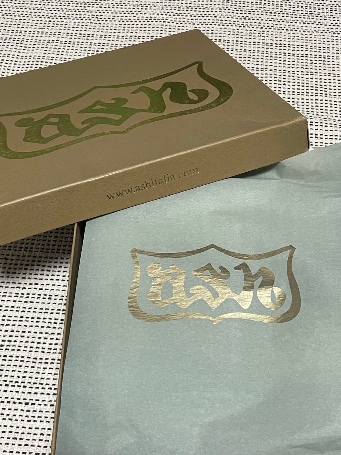 새상품 Ash bowie suede  navy sneakers 37 상품이미지6