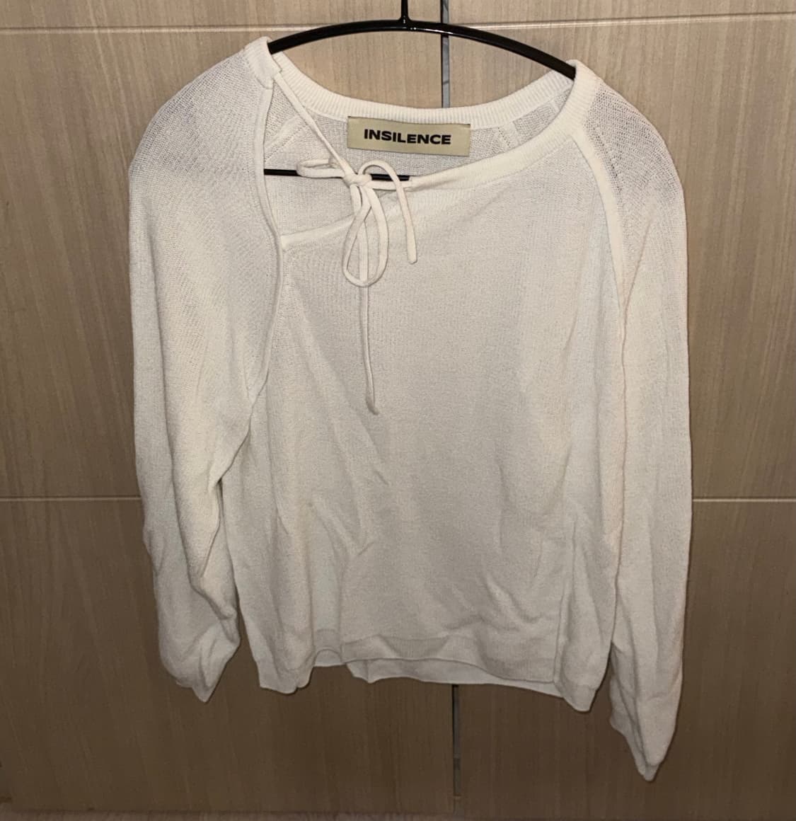 인사일런스우먼 언밸런스 컷아웃 니트 white / s 상품이미지2