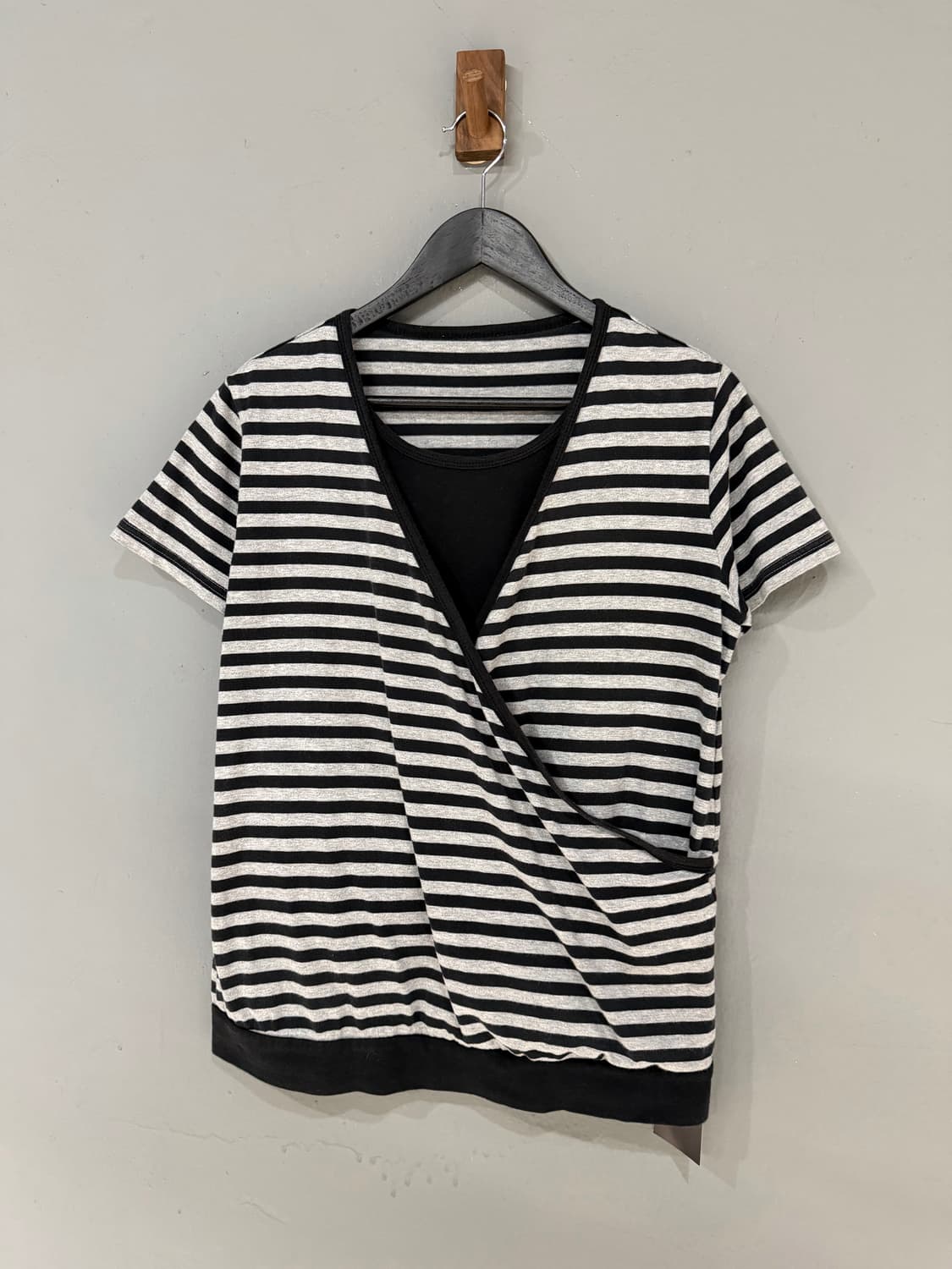 wrap design layered detail tee  상품이미지4