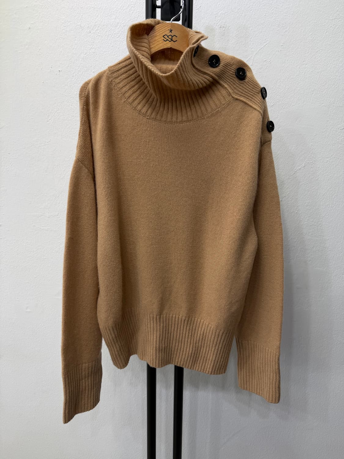 정품) MSGM 여성 터틀넥 오버사이즈 버튼 니트 스웨터 XS 상품이미지1