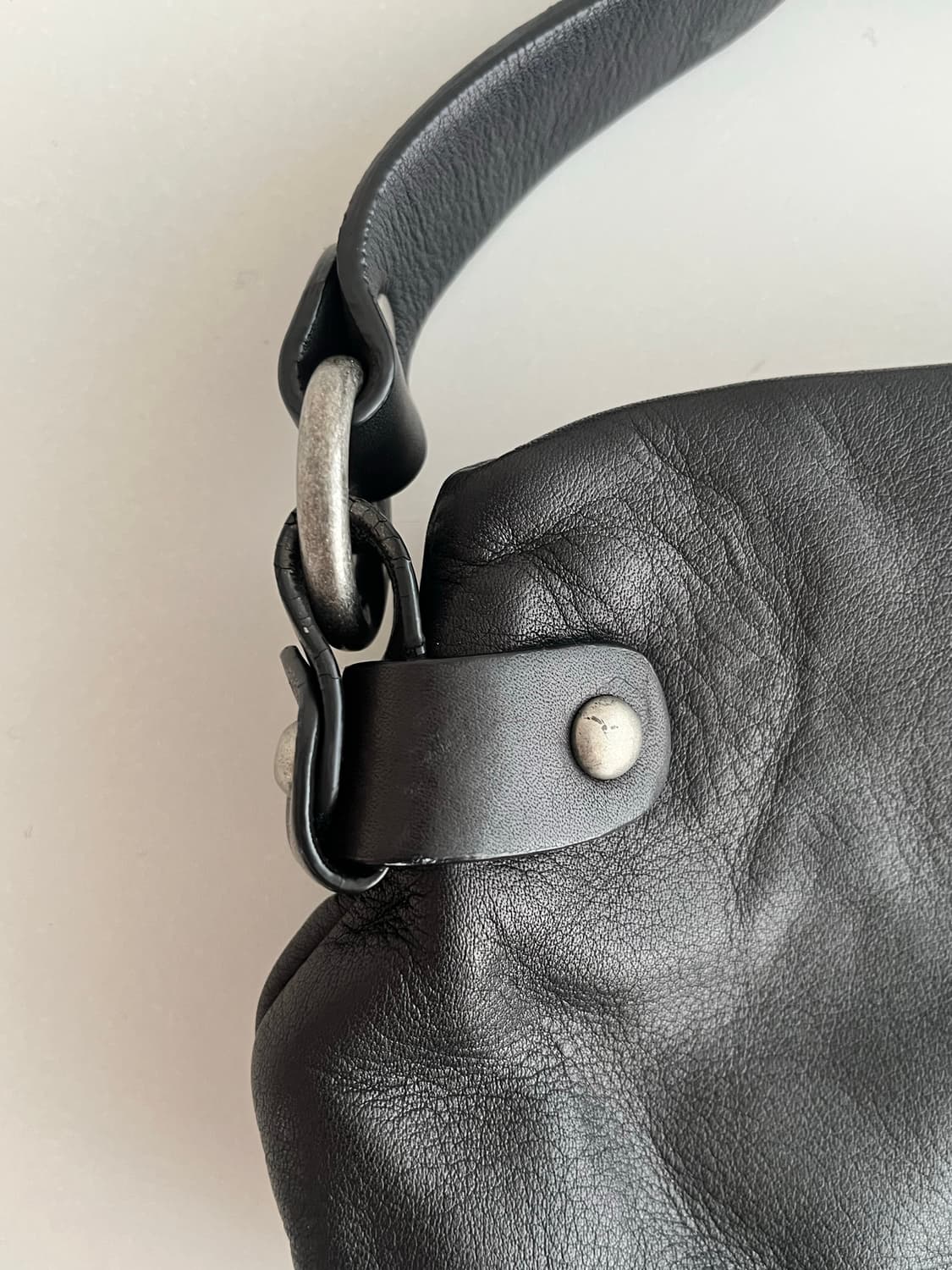 쥬시꾸뛰르 빈티지 하트참 미니백 블랙 상품이미지3