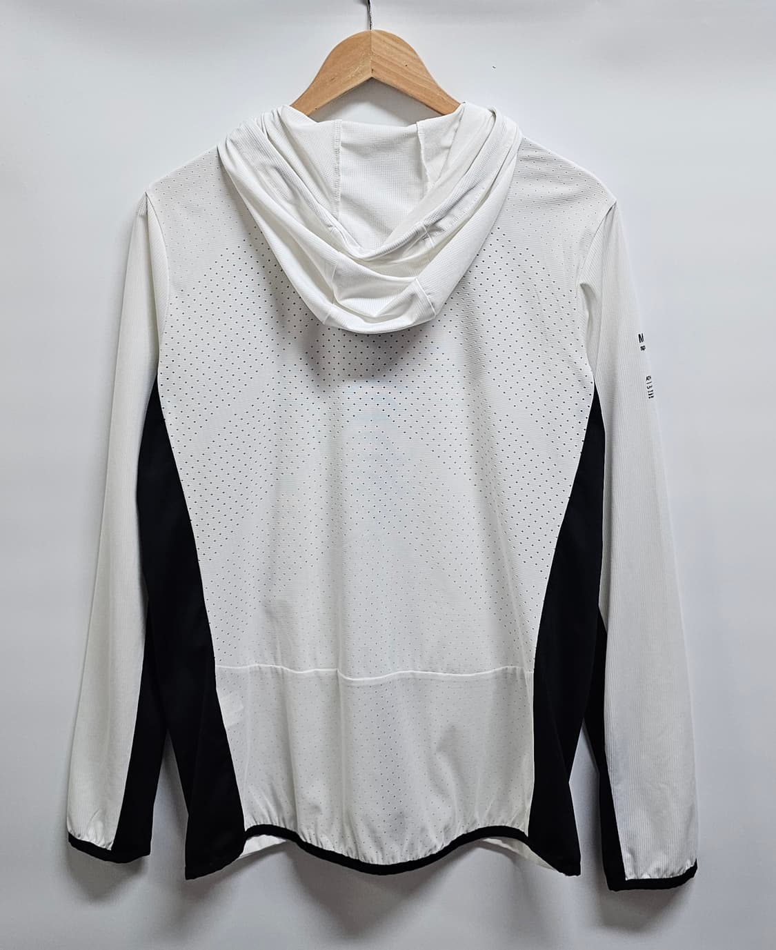 데상트 Move Sport 바람막이 화이트 100 상품이미지2