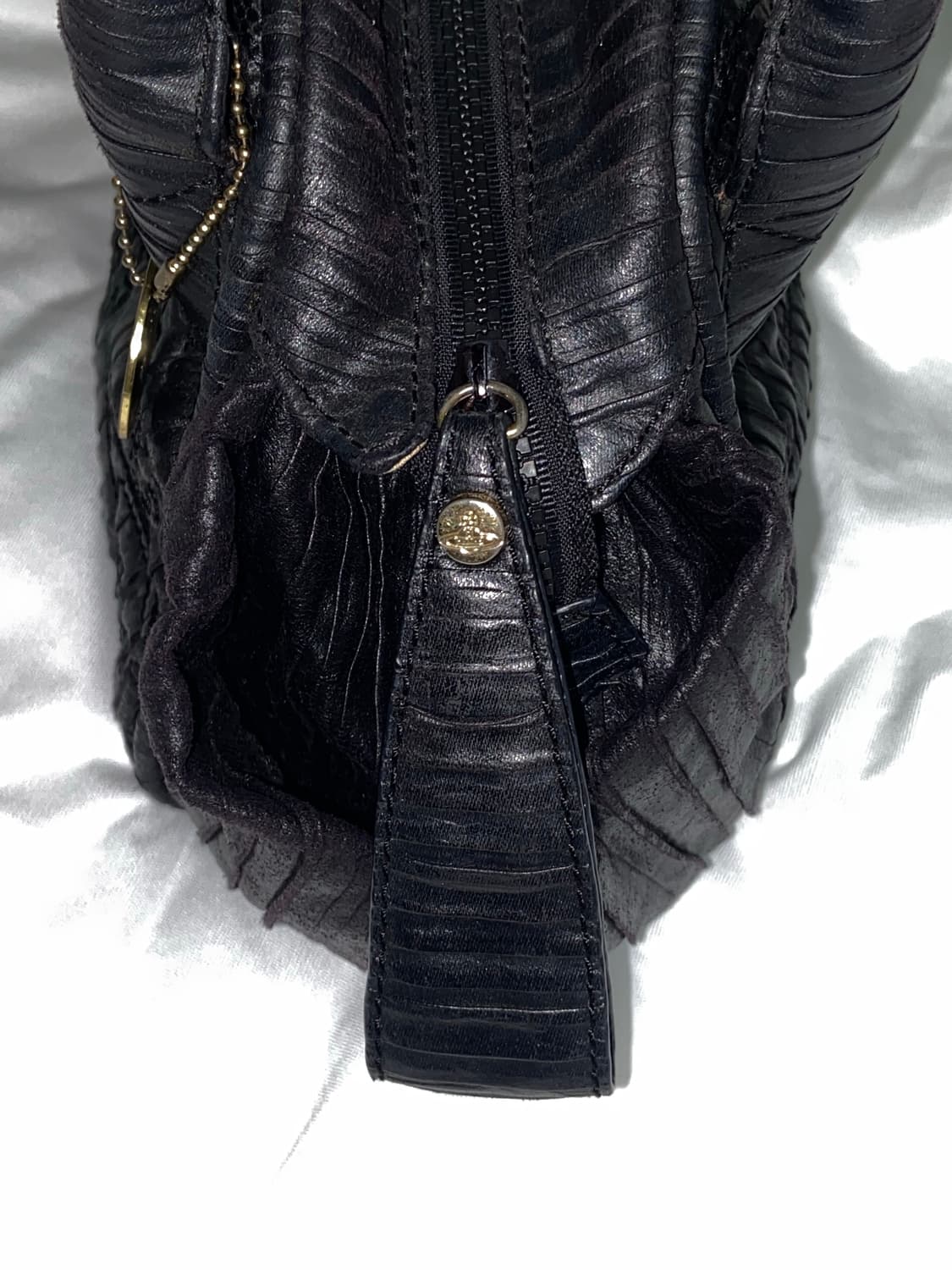 비비안웨스트우드 퀼팅 블랙 토트백 상품이미지4