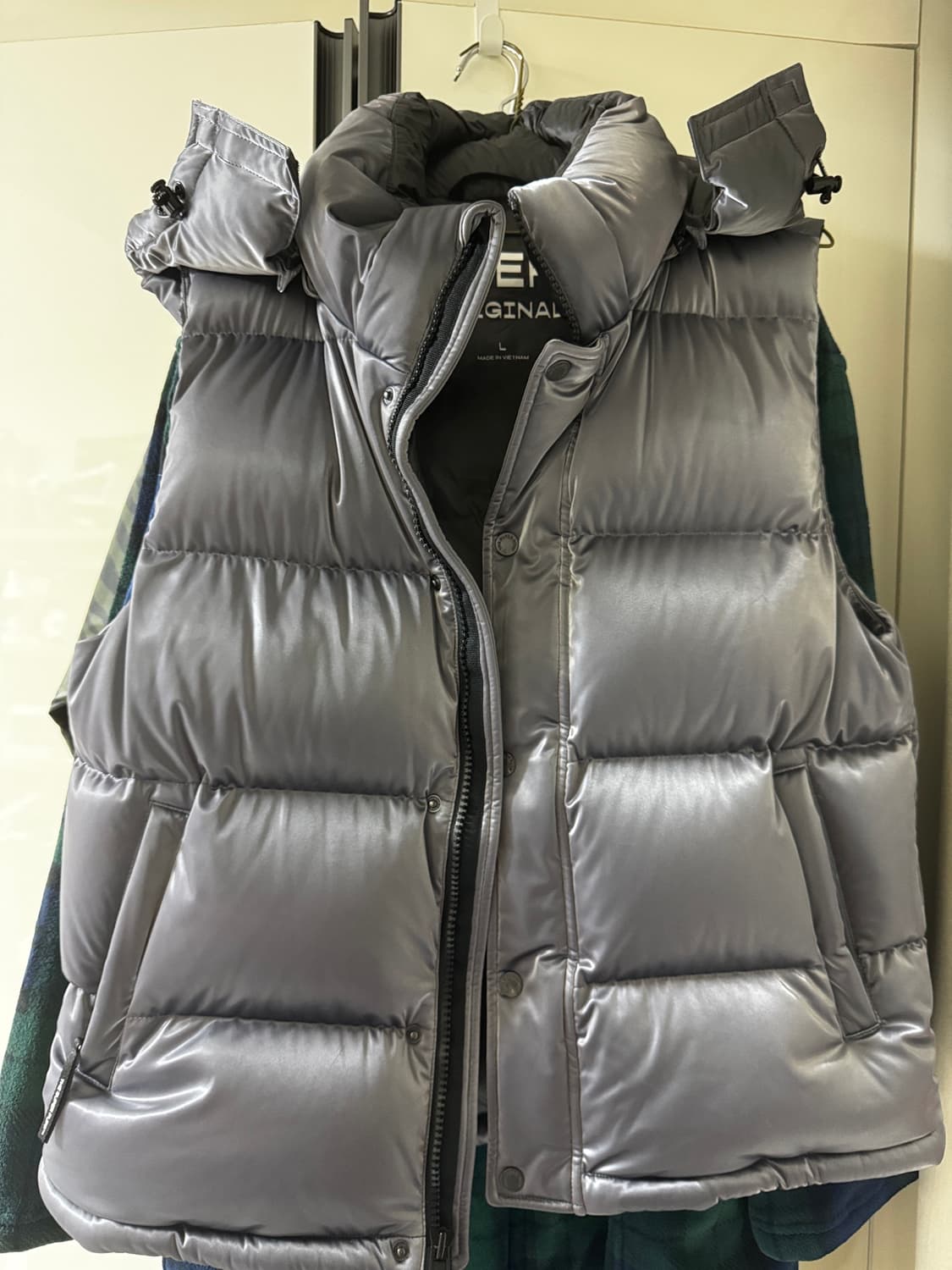 Aritzia Super puff vest L 판매해요  상품이미지2