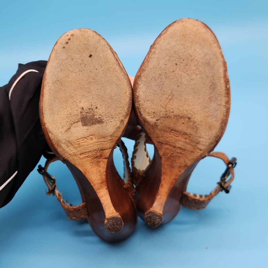 oo 펜디 여성샌들 36 230 굽10 상품이미지3