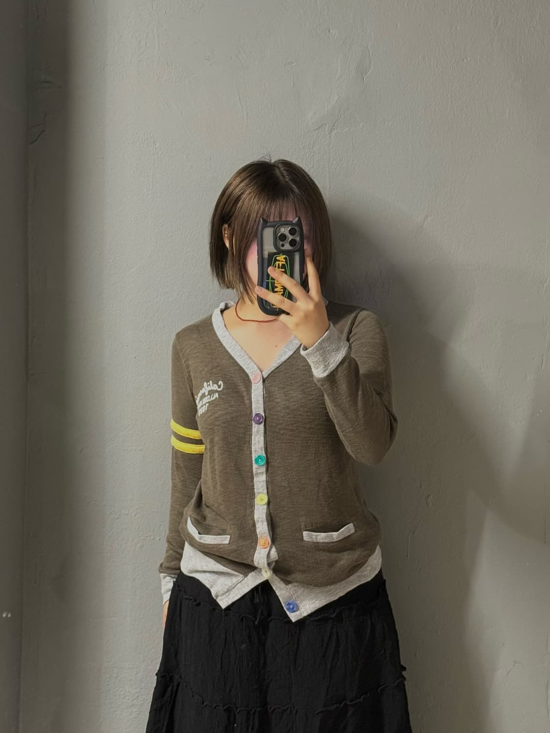 button detail lettering cardigan 상품이미지1