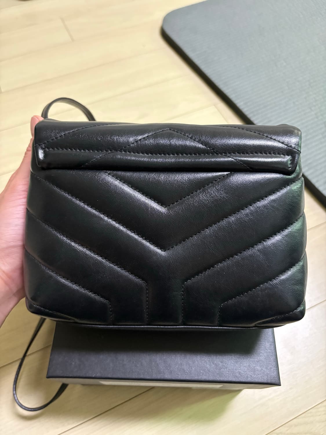 생로랑 루루 토이 블랙백 상품이미지5