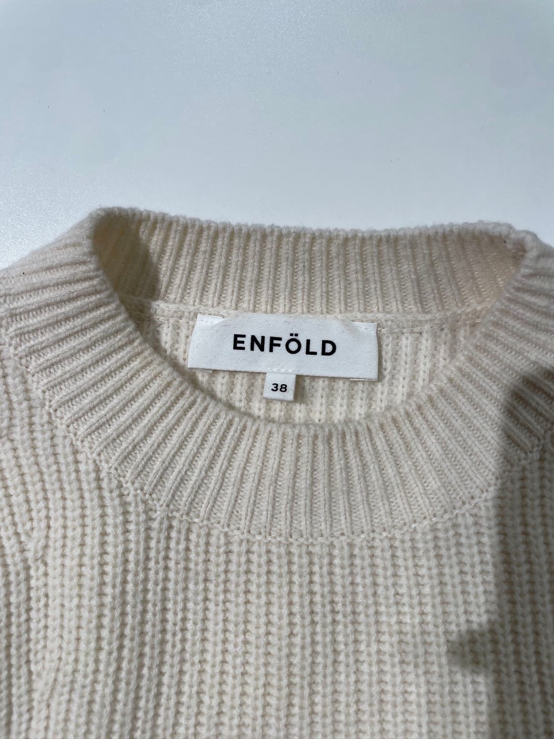 엔폴드 크림 퍼프 슬리브 크롭 니트 상품이미지7