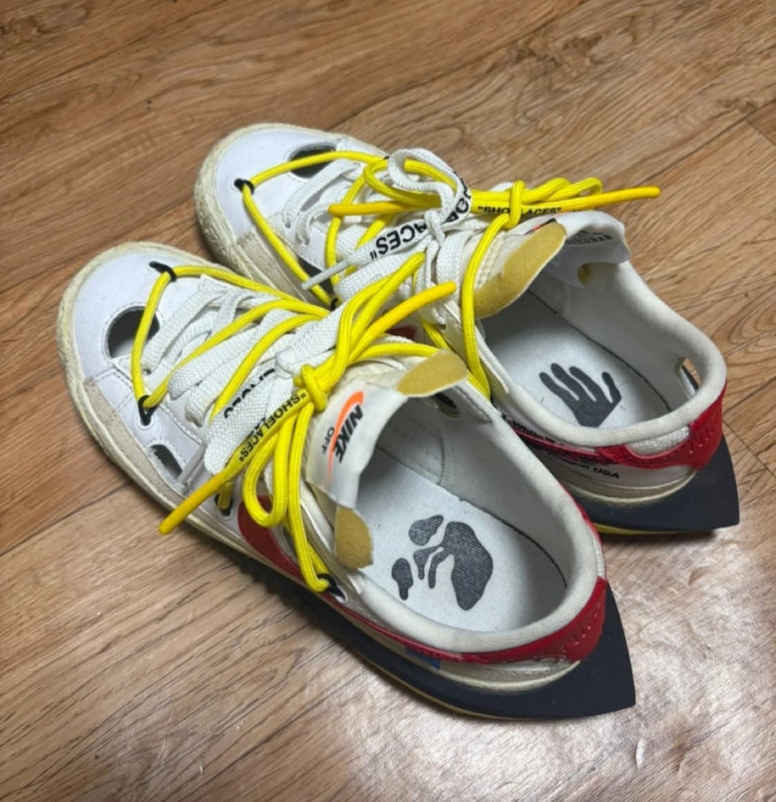 나이키 x 오프화이트 블레이저 로우 77 화이트 앤 유니버시티 레드 상품이미지2