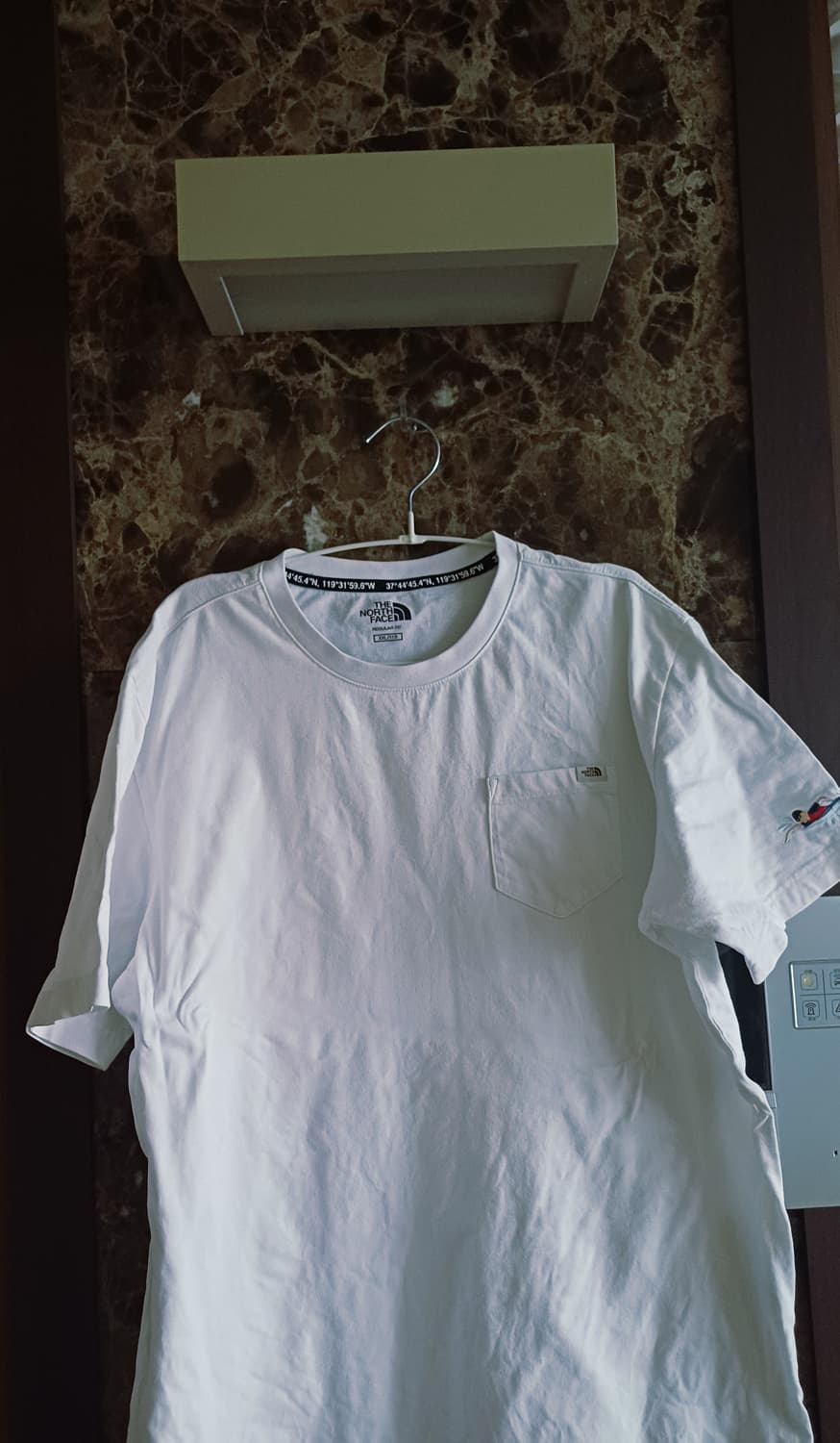 노스페이스 화이트 반팔 상품이미지4