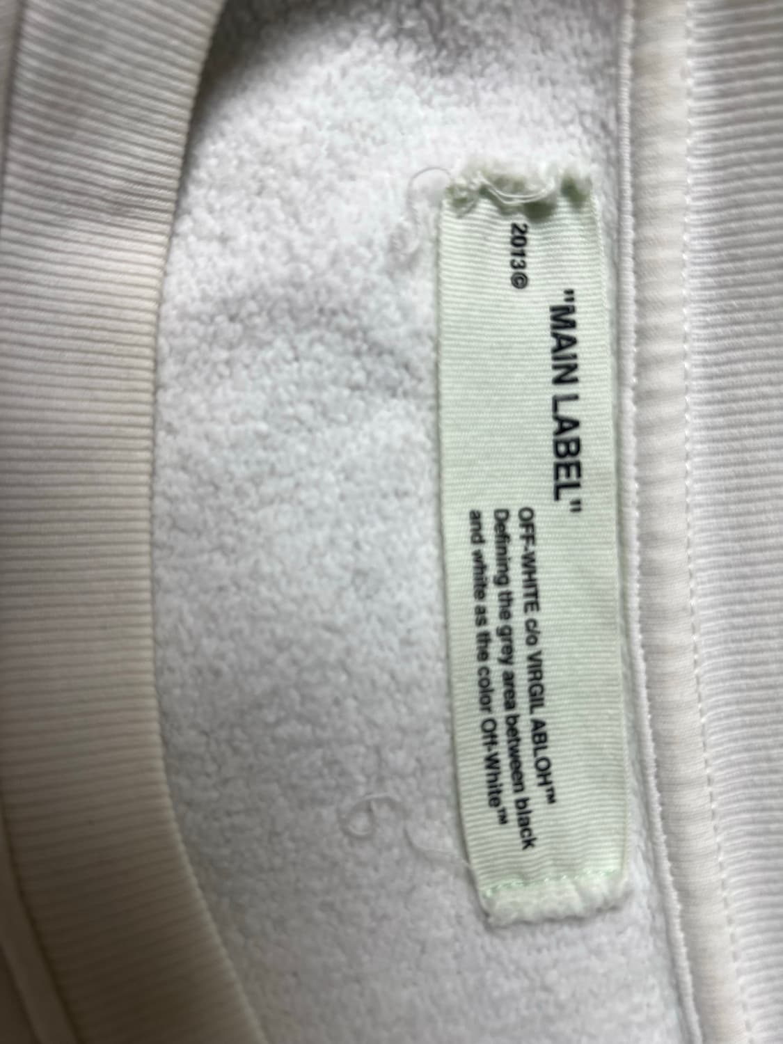 오프화이트 맨투맨 상품이미지2