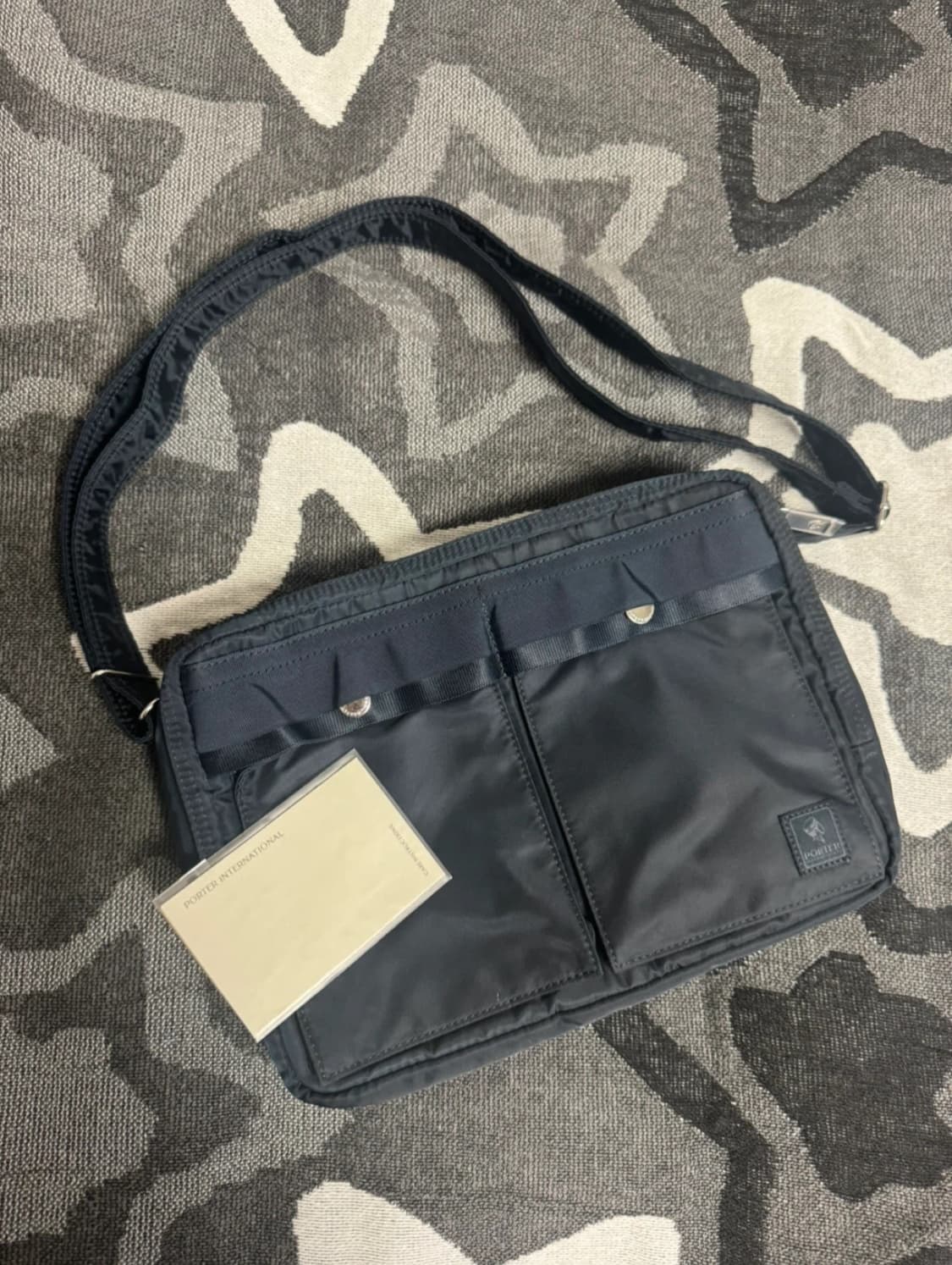 포터 인터내셔널 네이비 숄더백  상품이미지1