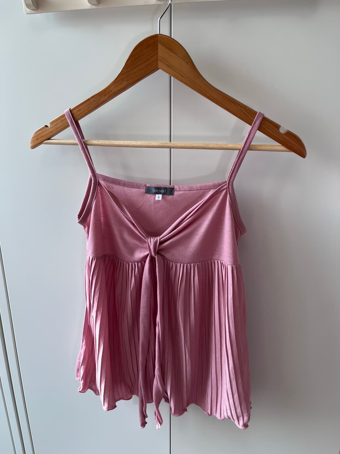 Beloved 리본 꼬임 핑크 플리츠 슬리브리스 상품이미지6