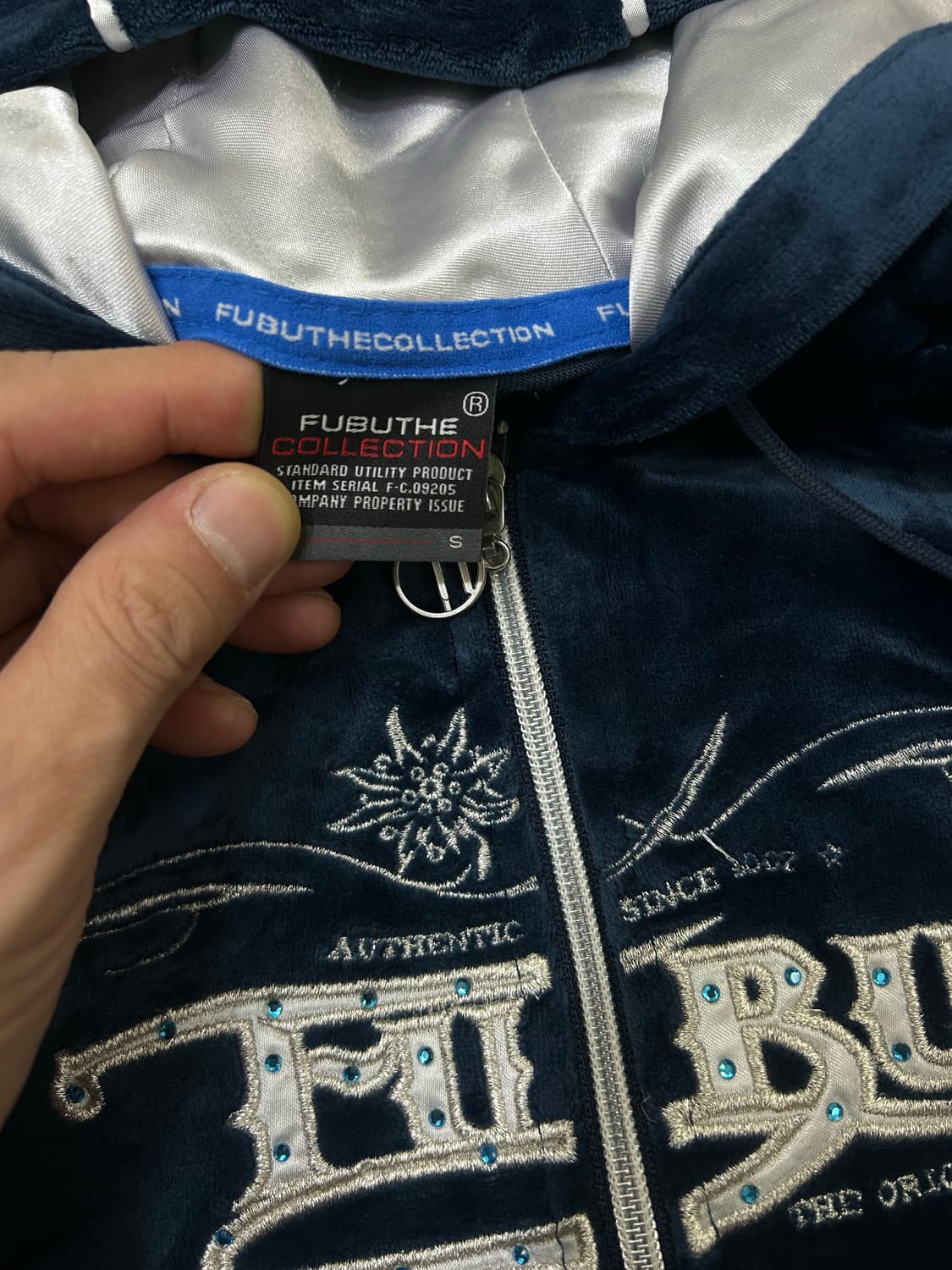 [S]Fubu 글리터 큐빅 벨루어 크롭 후드집업/짙은네이비 상품이미지5