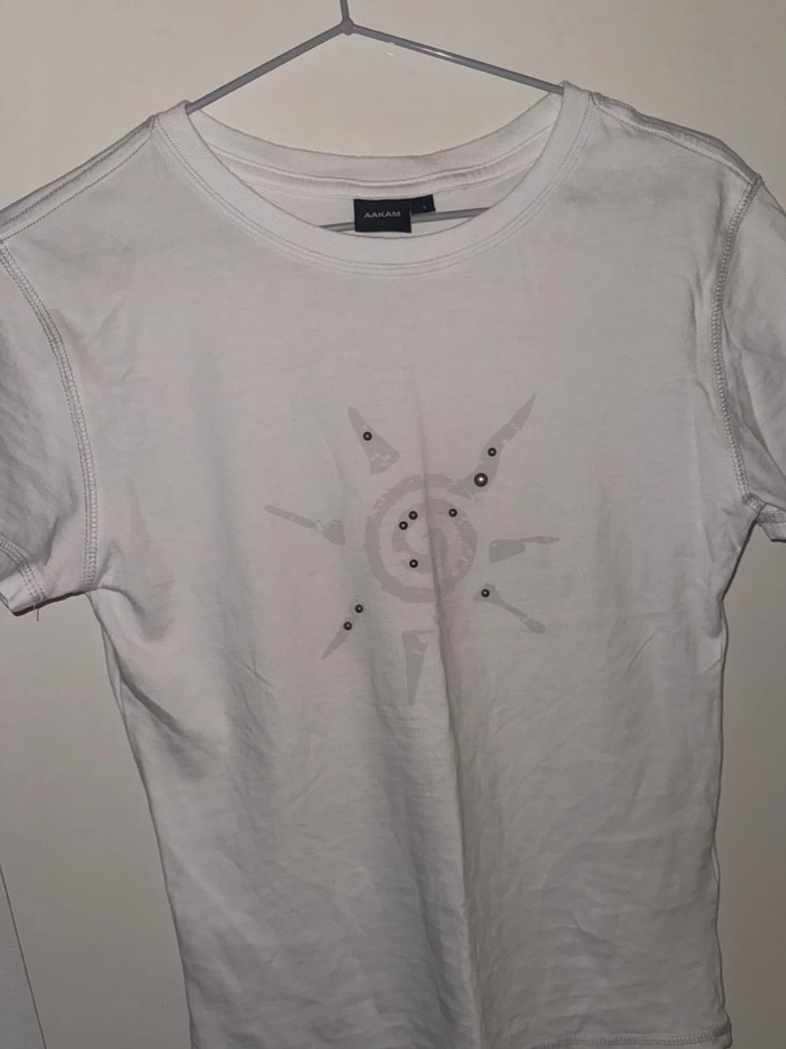 아캄 티셔츠 Studded Sun Half Top 상품이미지3