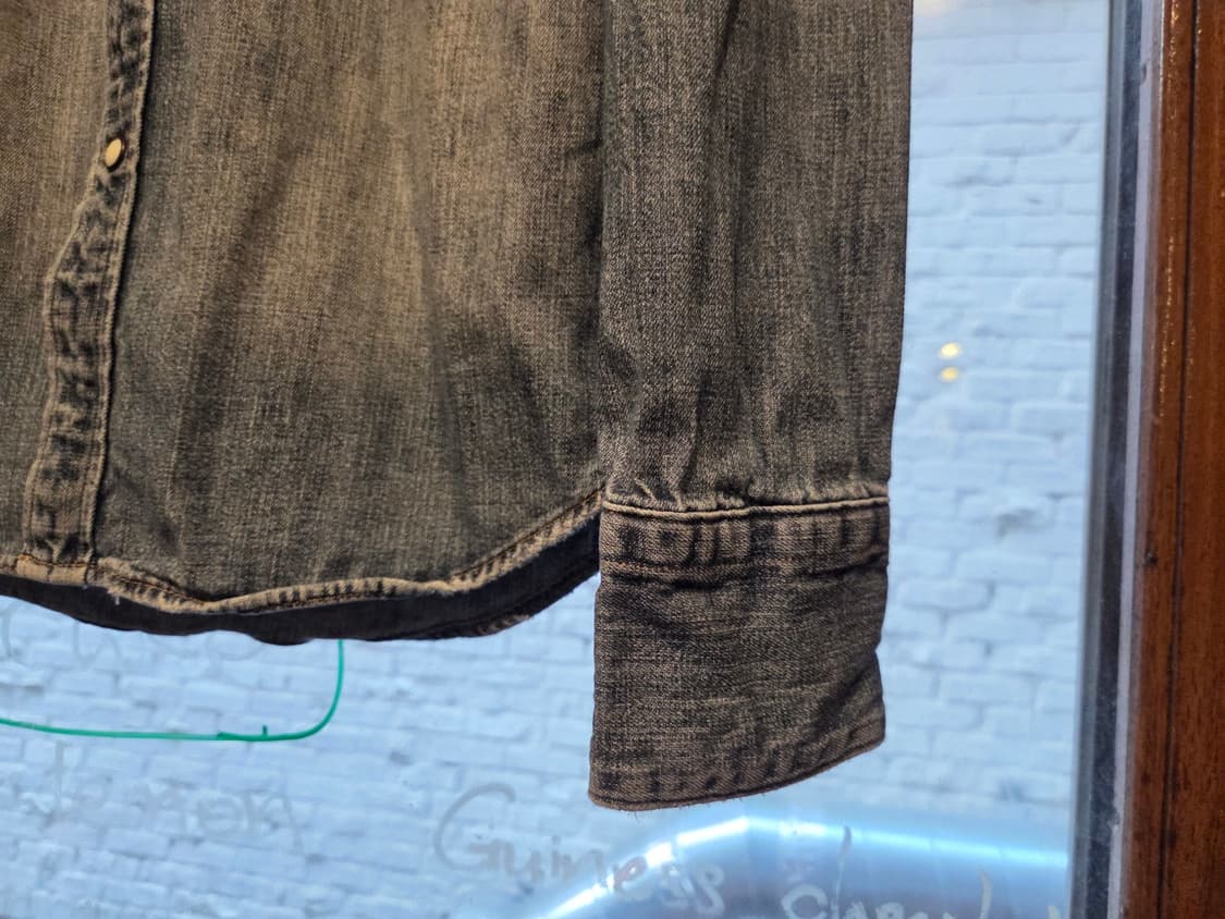 리바이스 디스트로이드 데님 셔츠 상품이미지4