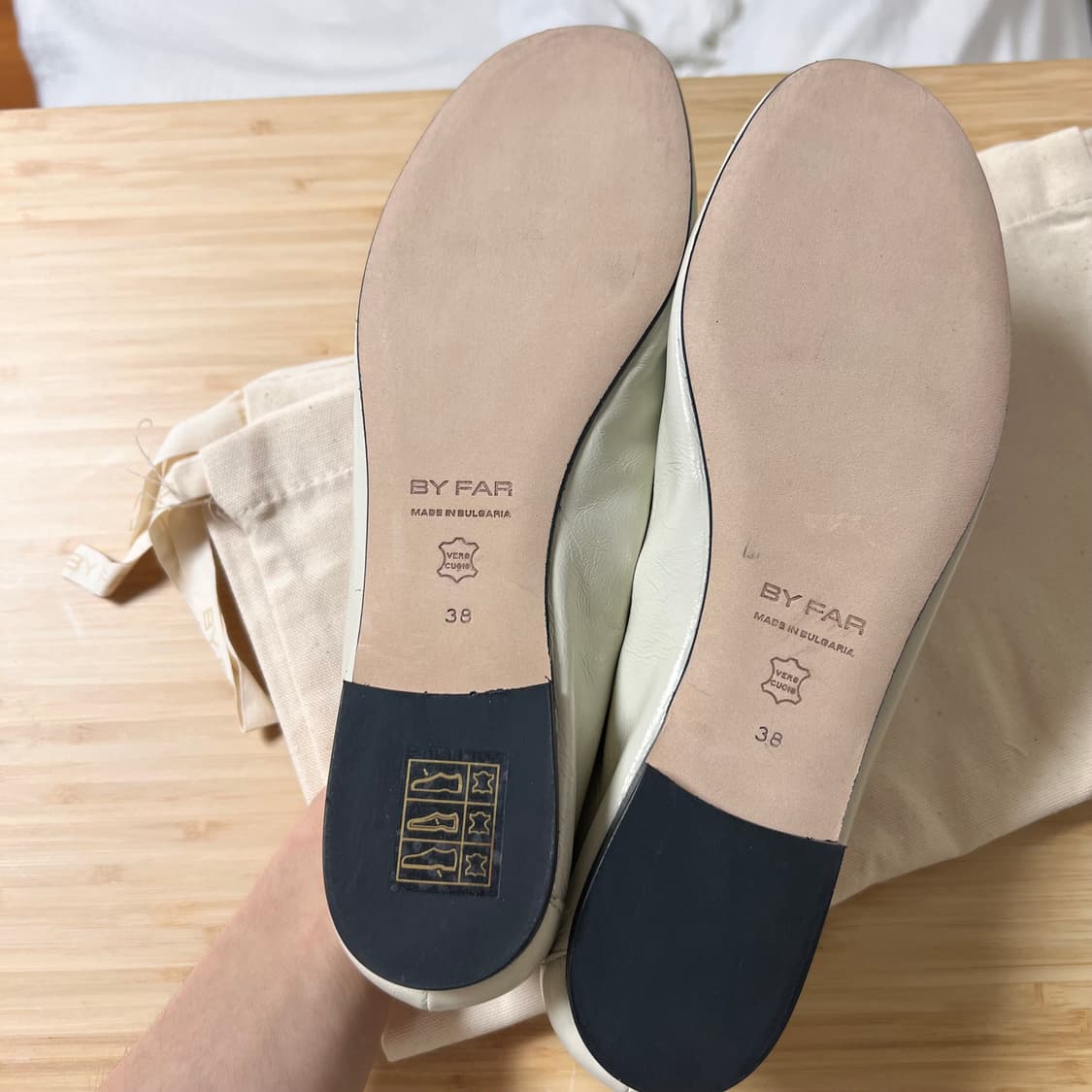 바이파 플랫슈즈 프루던스 발레BY FAR PRUDENCE LIMEWASH 상품이미지4