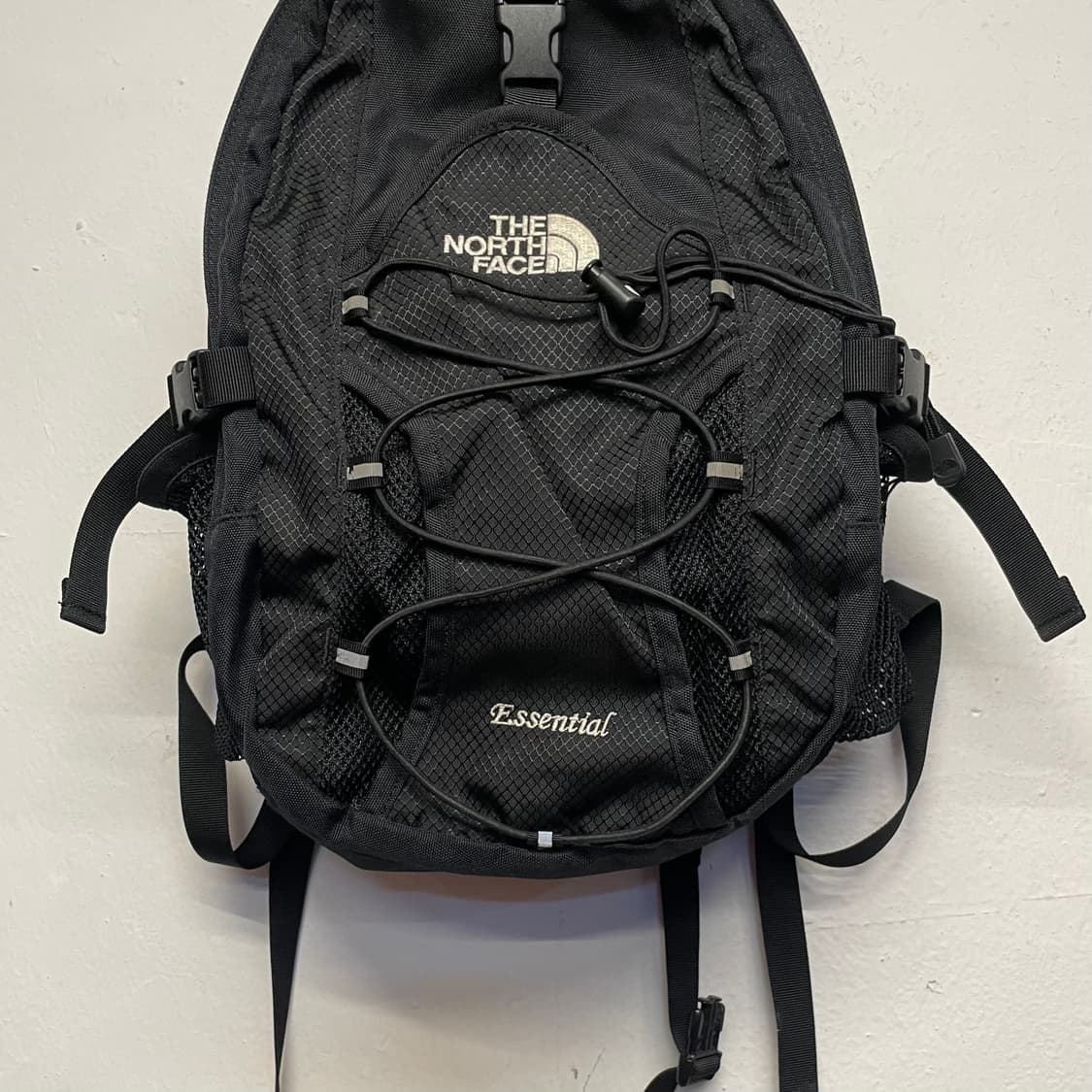 노스페이스 에센셜 미니 블랙 백팩  상품이미지3