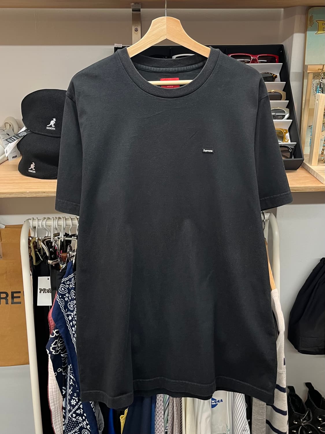 [100~105] 슈프림 스몰 박스로고 반팔티 블랙  상품이미지1