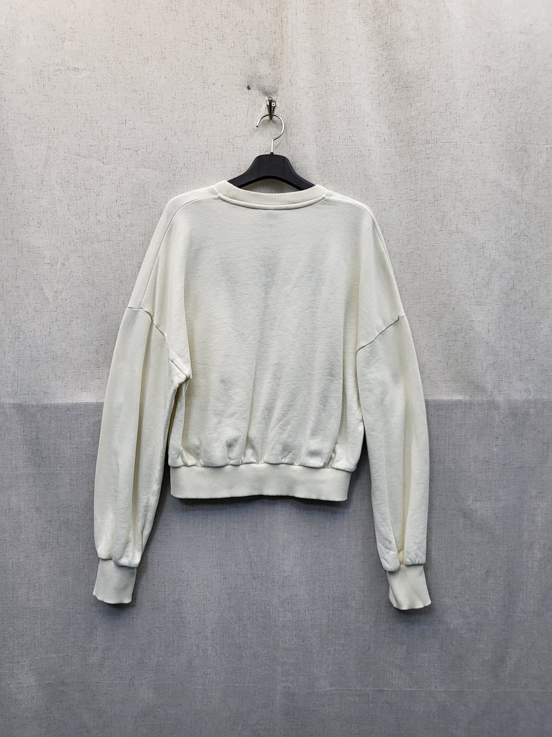 GANNI 로고 크롭 맨투맨 아이보리 상품이미지2