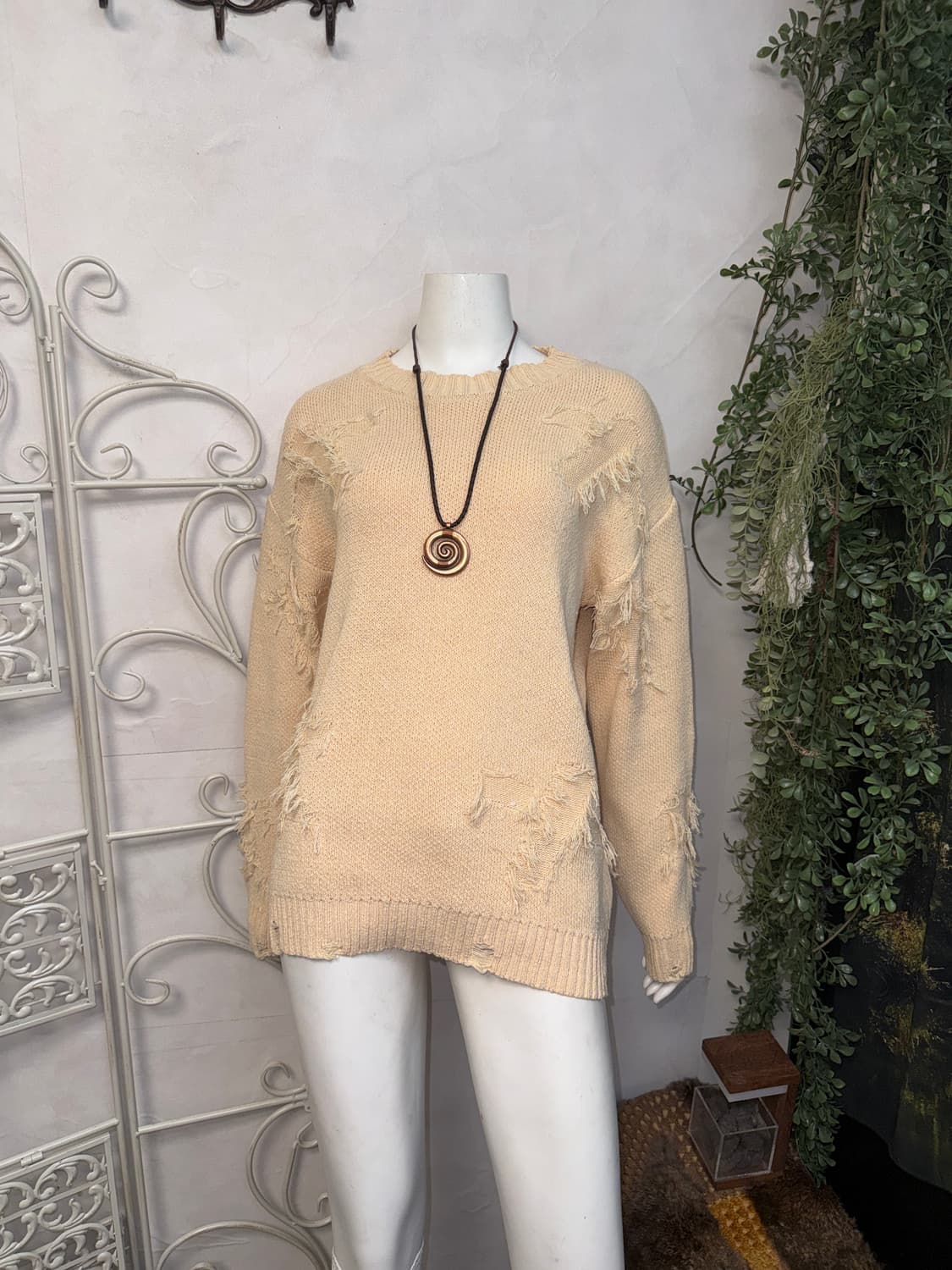 Ivory grunge damage cross detail knit 상품이미지4