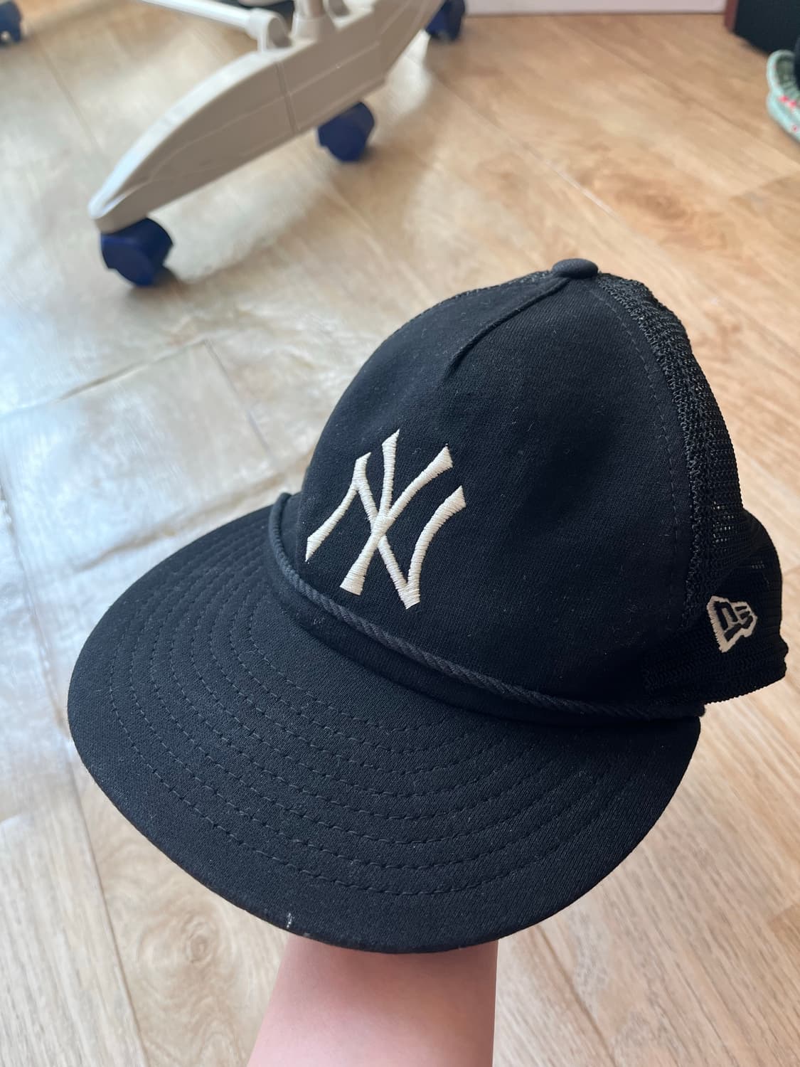 디네댓 뉴에라 트러커 캡 판매합니다 상품이미지1