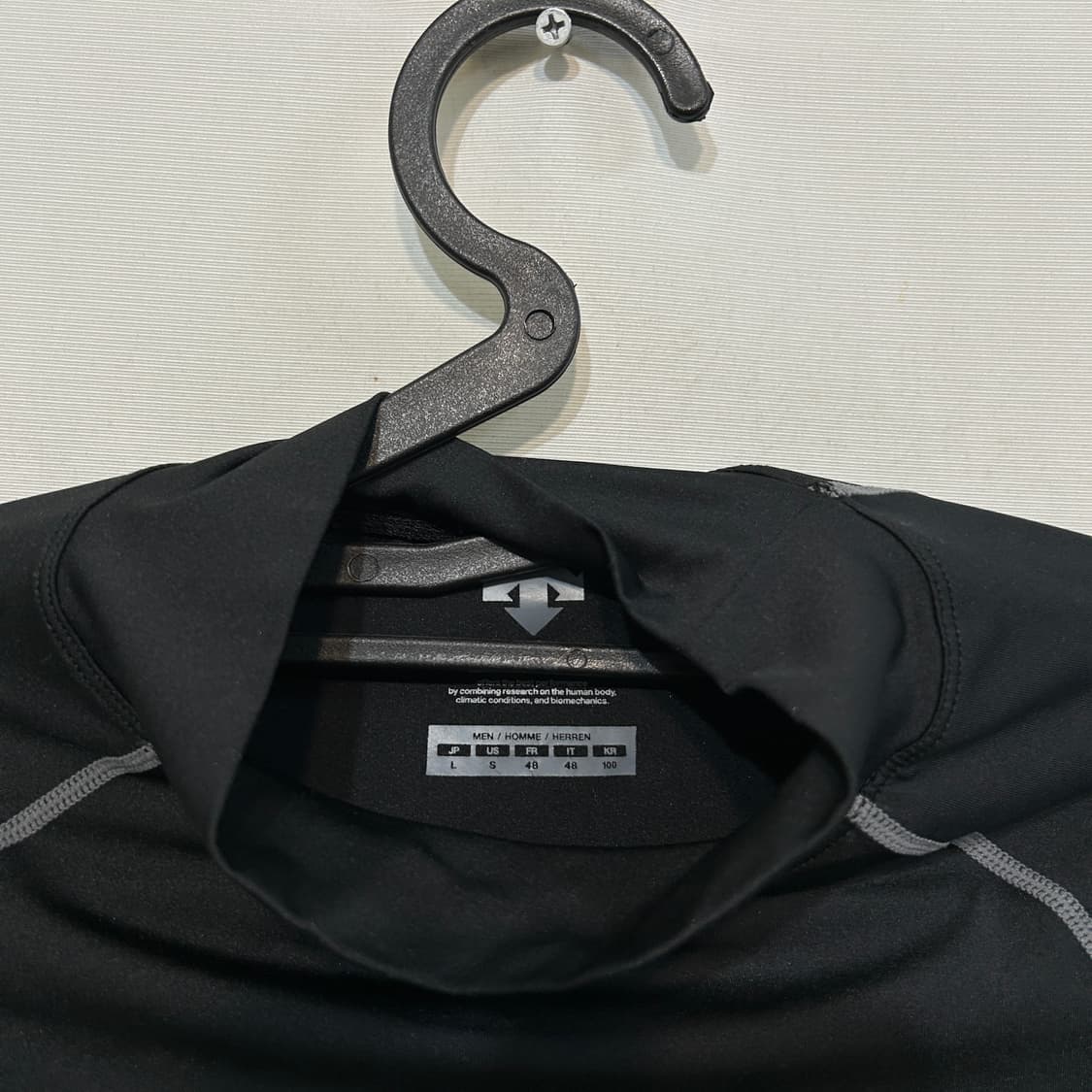 데상트 남성 컴프레션 운동복 티셔츠 100 상품이미지2