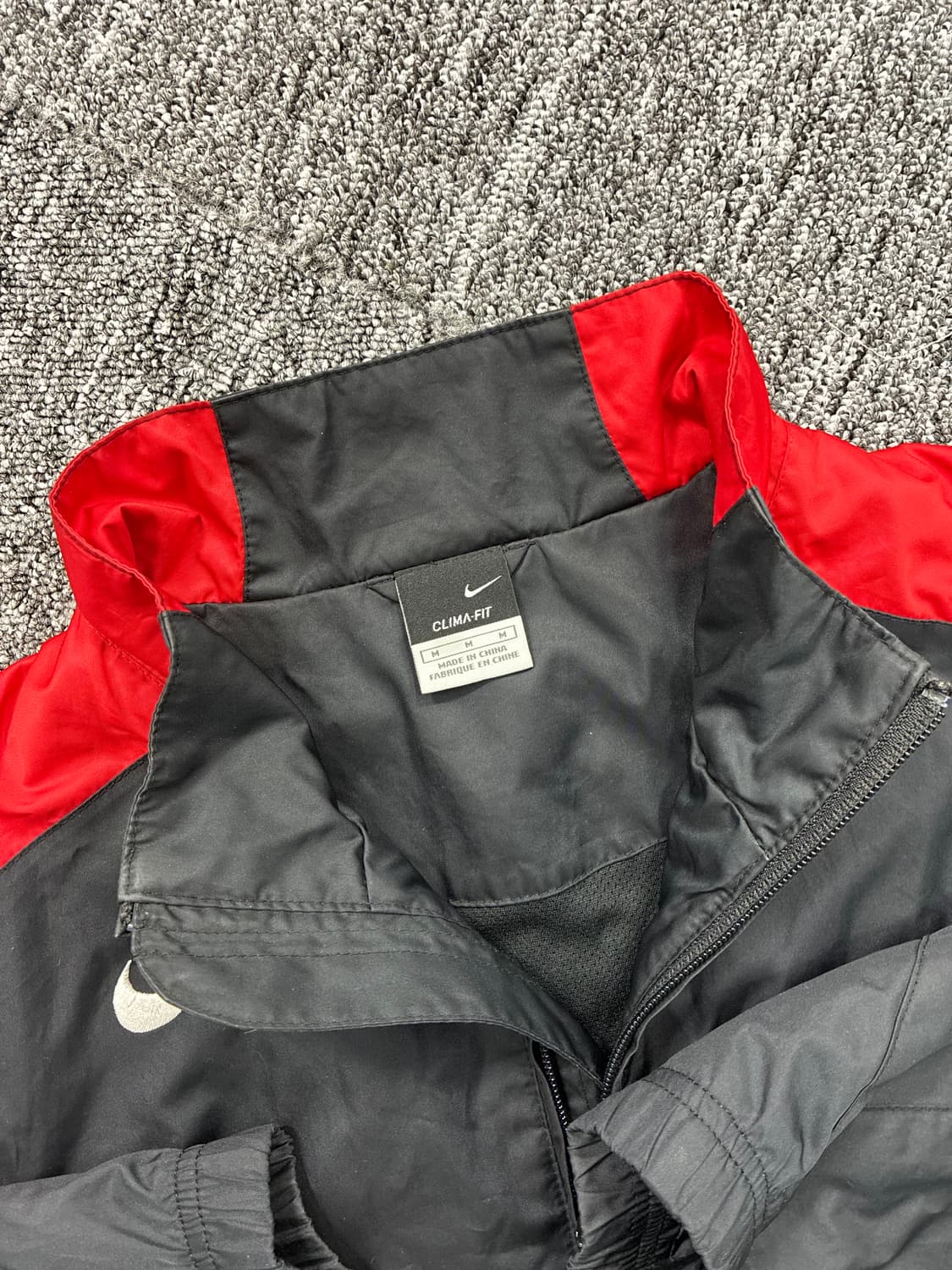 나이키 00s 블랙 레드 토탈 90 바람막이 M 상품이미지5