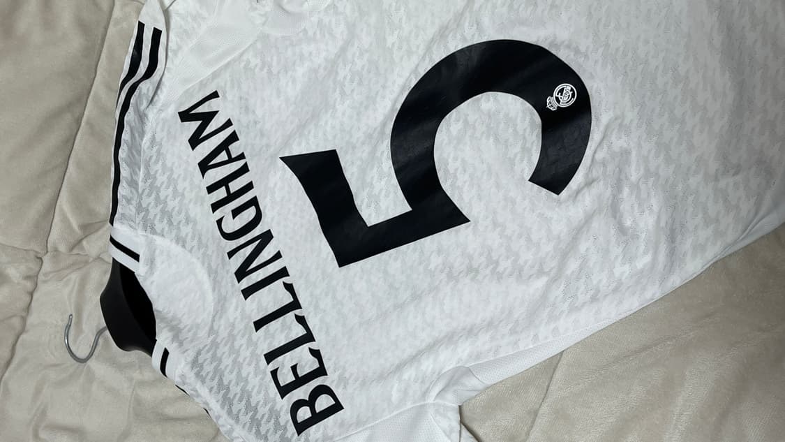 아디다스 레알마드리드 24/25 홈어 센틱 유니폼 상품이미지2