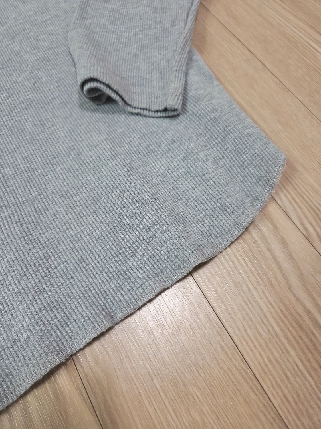 ANTIQULOTHES 그레이 짜임 롱 슬리브 티셔츠 상품이미지7