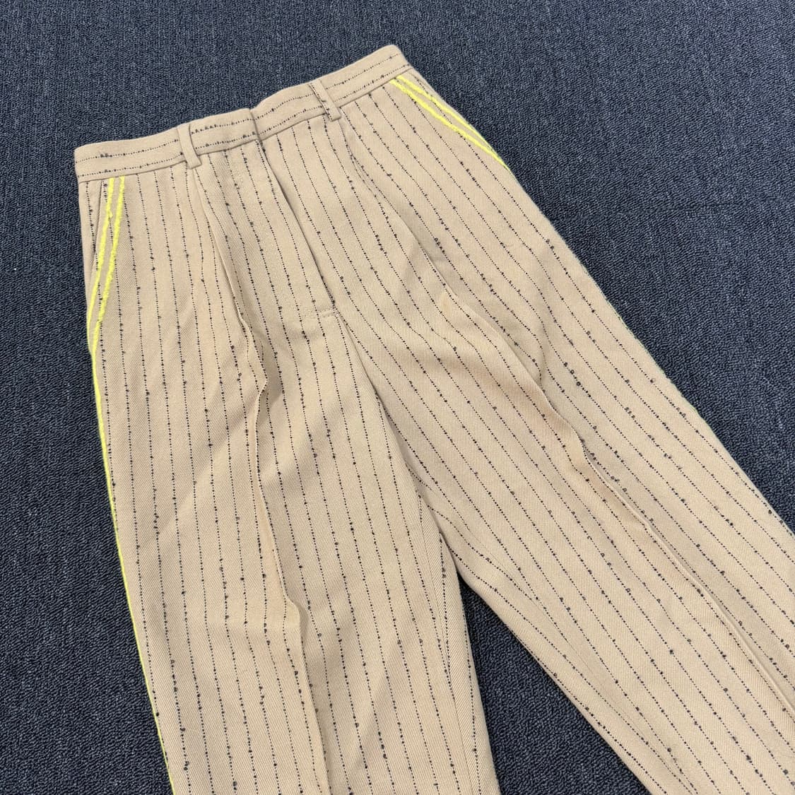 아크네스튜디오 모 팬츠 상품이미지2