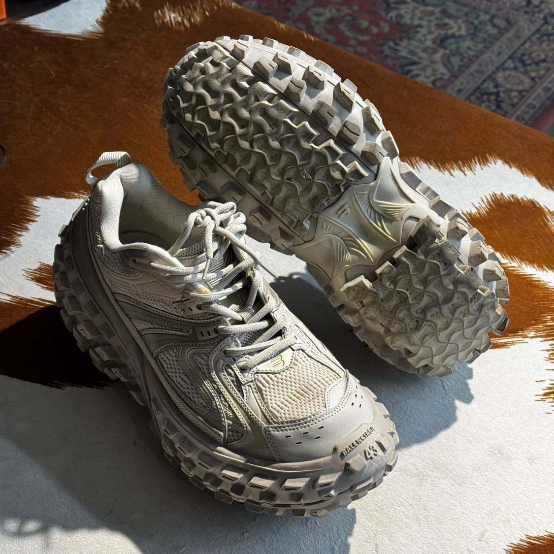 발렌시아가 디펜더 스니커즈 베이지 (43) 비브람 보강 상품이미지7