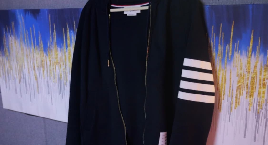 톰브라운 4선 후드집업 판매합니다 상품이미지1