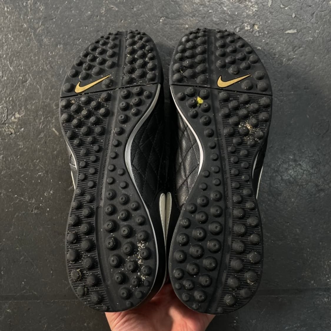 275 나이키 티엠포 R10 호나우지뉴 축구화 상품이미지5