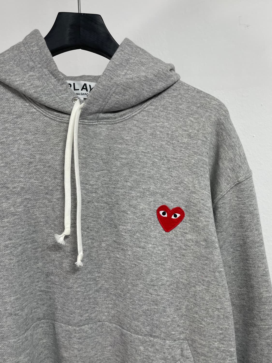  꼼데가르송 레드와펜 그레이 후드티 (on.415)   상품이미지2