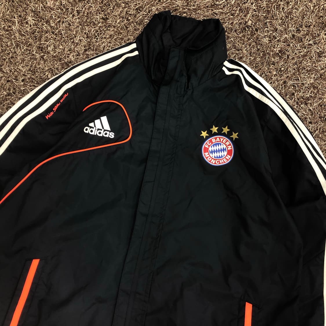 아디다스 바이에른뮌헨 바람막이 레인 자켓 상품이미지2