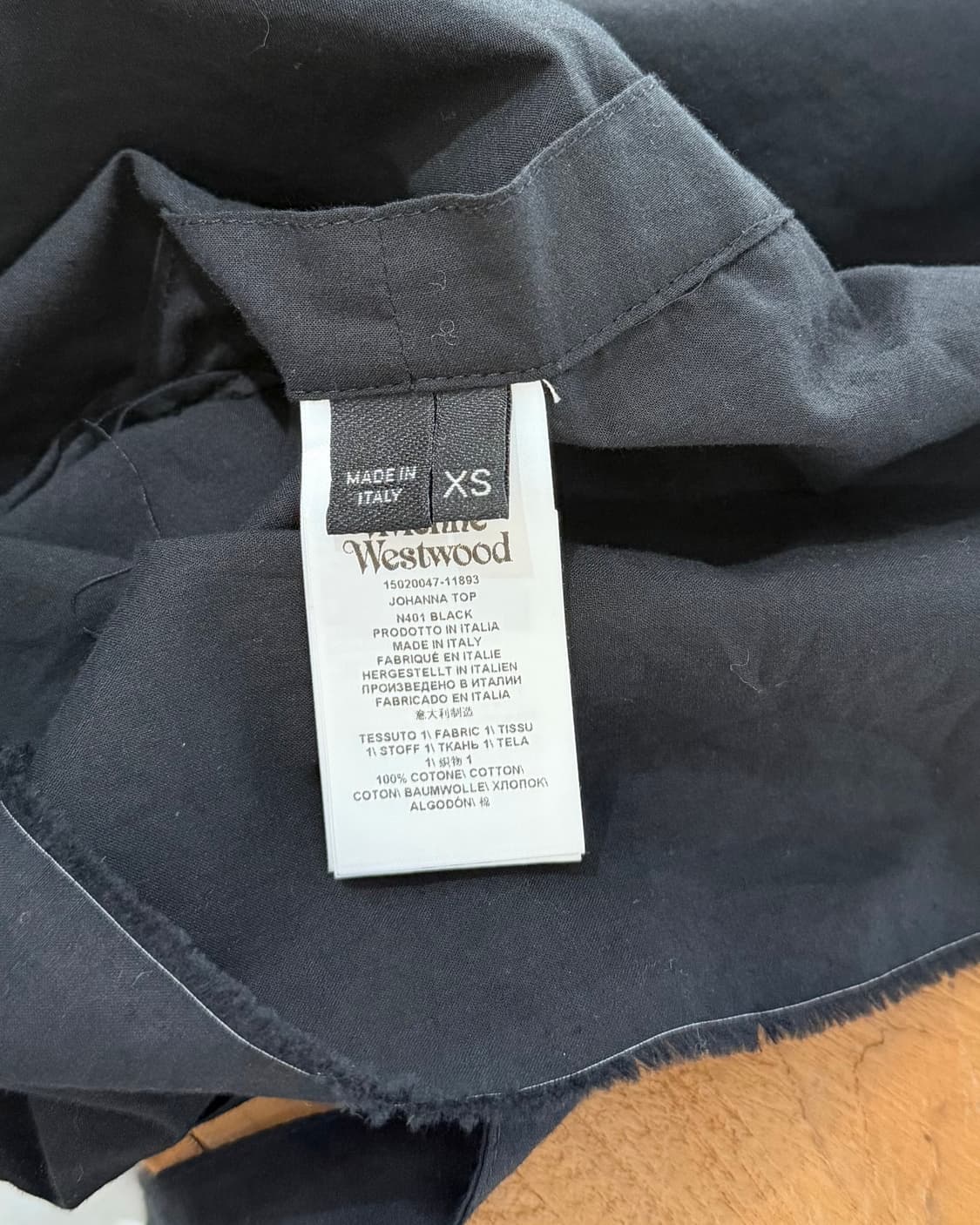 비비안웨스트우드 블랙 브이넥 언발란스 드레이프 백리본 탑  상품이미지8