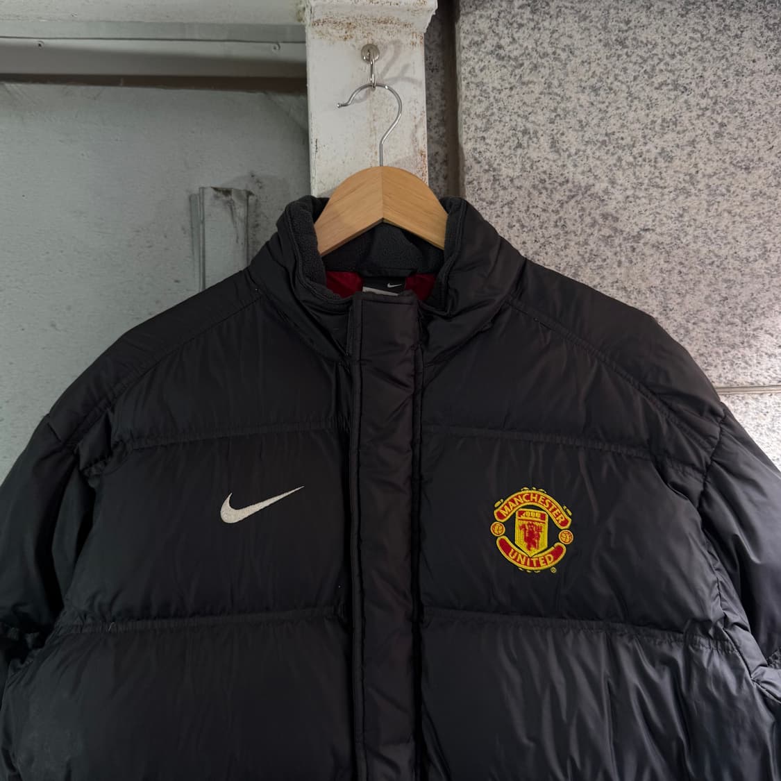 나이키 맨체스터 유나이티드 로고 패딩 상품이미지4