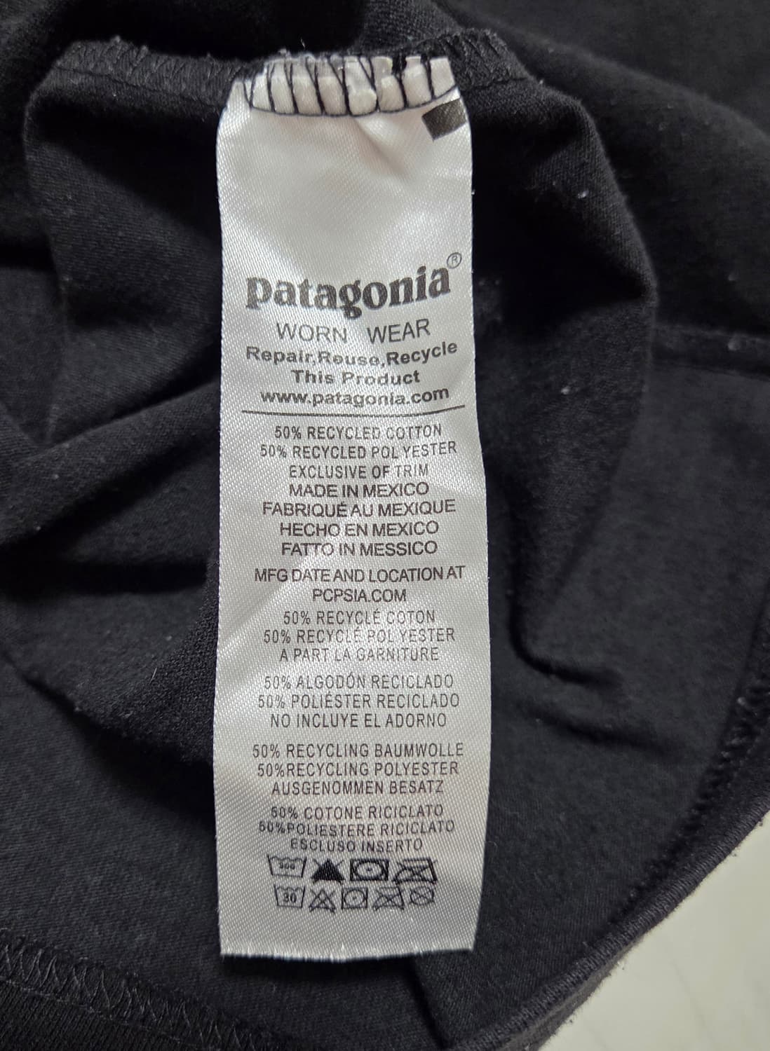 파타고니아 블랙 프린트 반팔 티셔츠  상품이미지7