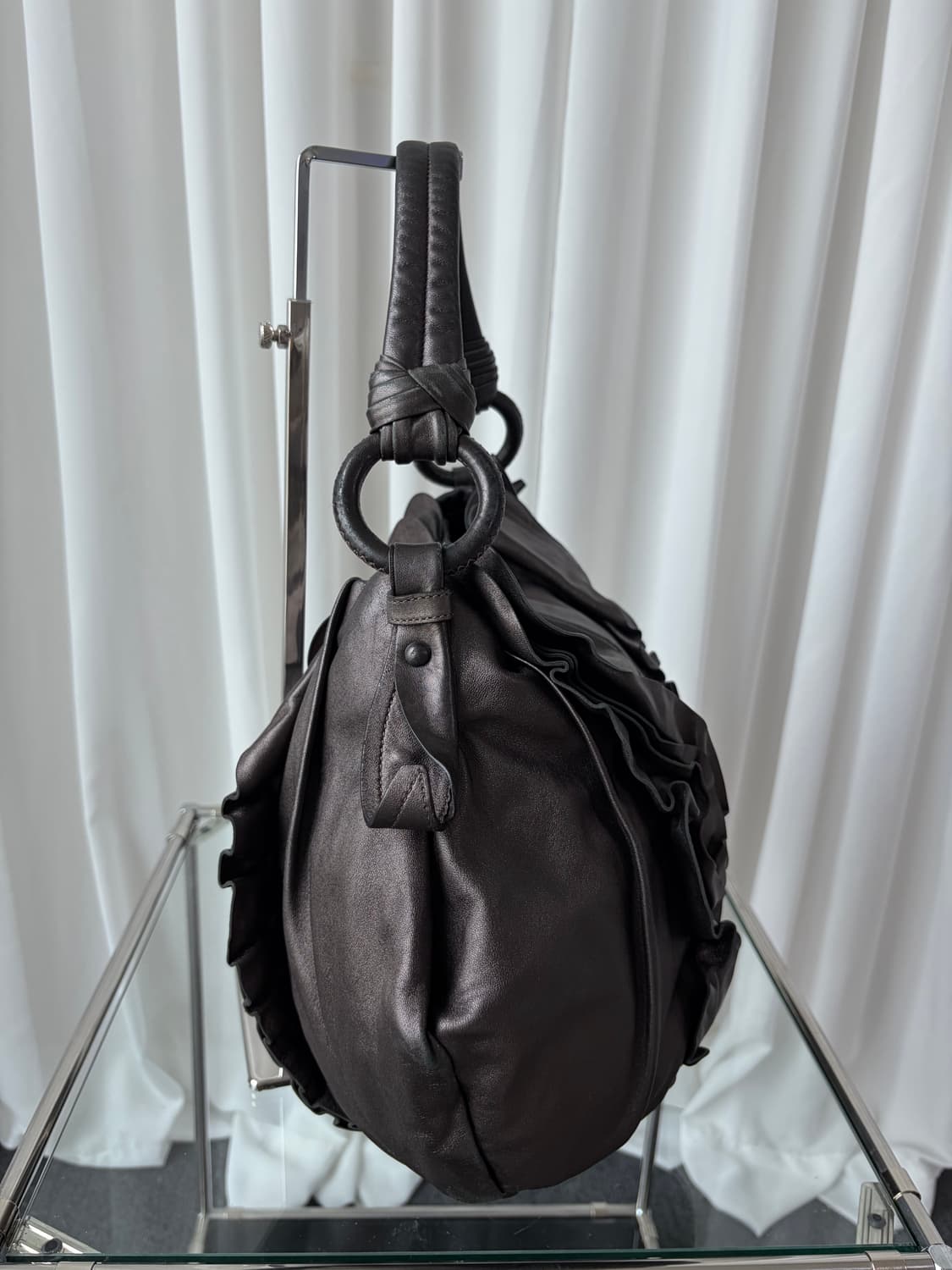 프라다 나파 러플 숄더백 상품이미지5