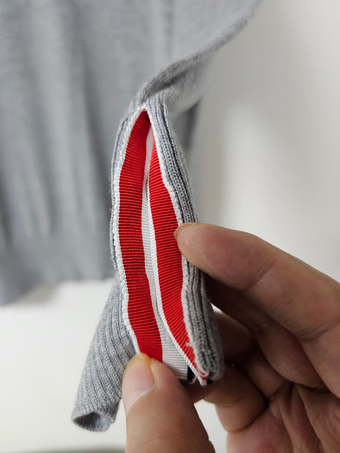 톰브라운 메리노울 4바 니트(3/100/정품/새상품급) 상품이미지4