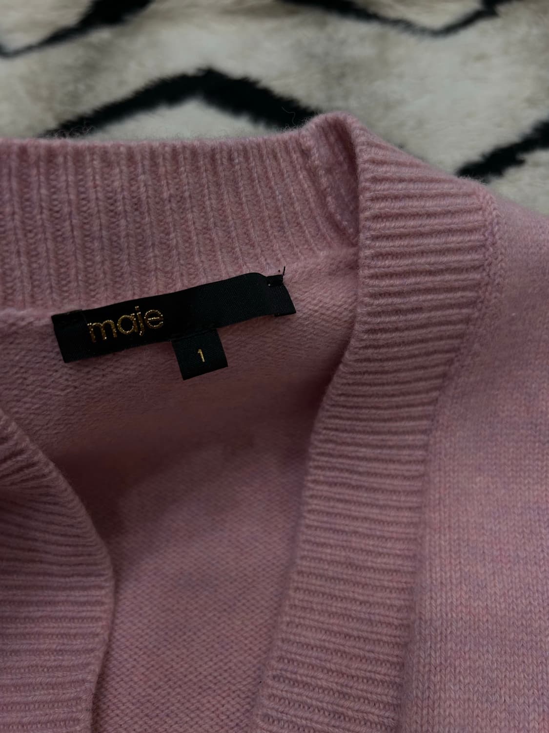 [1]마쥬 M패치 칼리지 오버핏 니트 가디건/핑크 상품이미지5