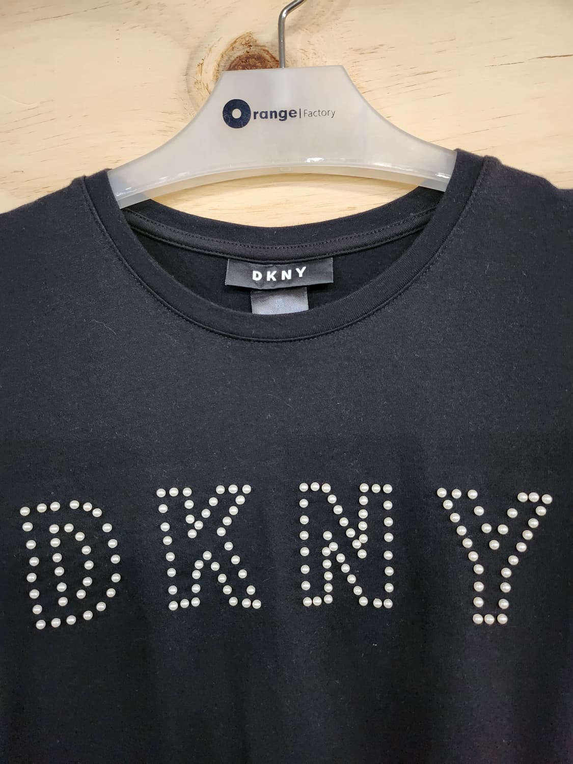 574) DKNY 진주자수 반팔 티셔츠 상품이미지3