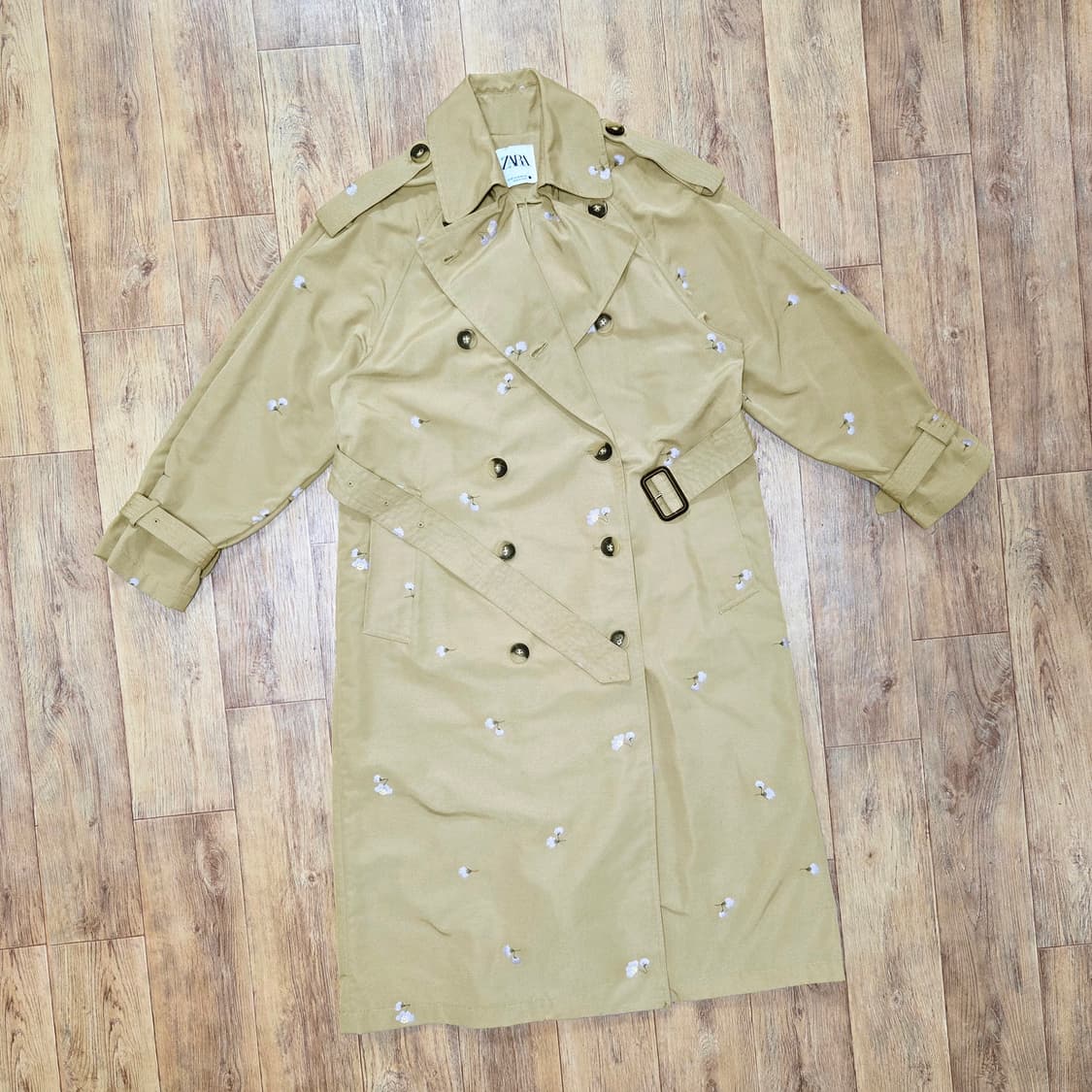 자라(ZARA) 꽃자수 트렌치코트 44-66 상품이미지6