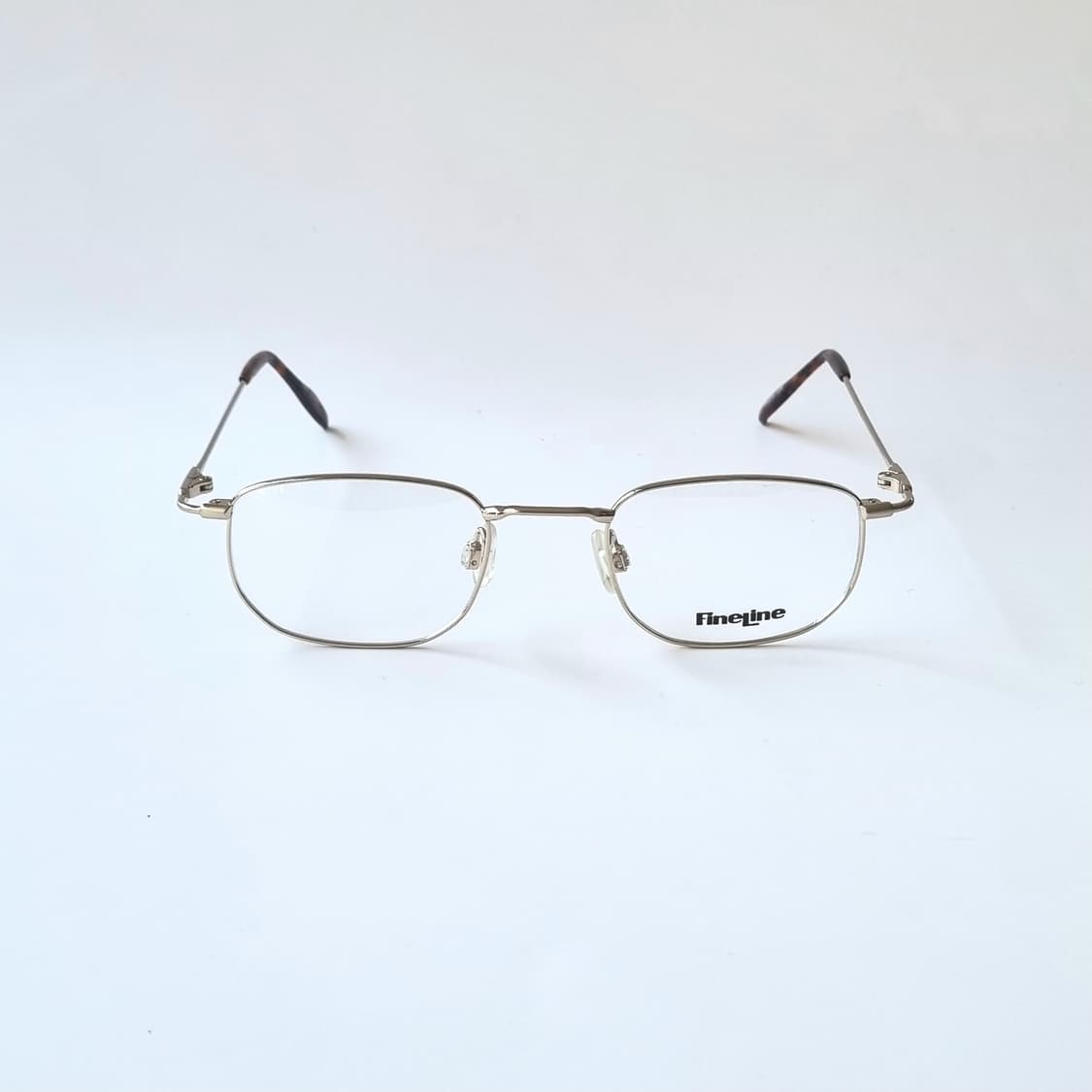 데드스탁 클래식의 정석 스퀘어메탈 안경테 555 상품이미지3