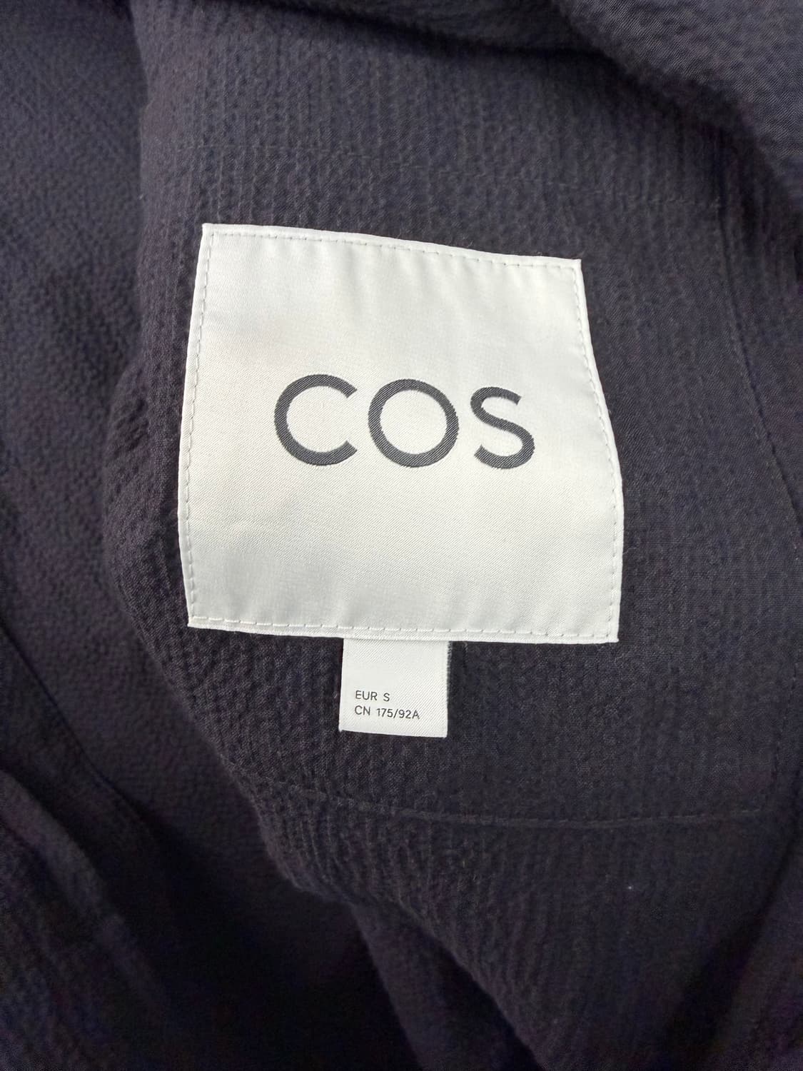 정품) COS 코스 남성 블랙 텍스쳐 봄버 자켓 S 상품이미지5