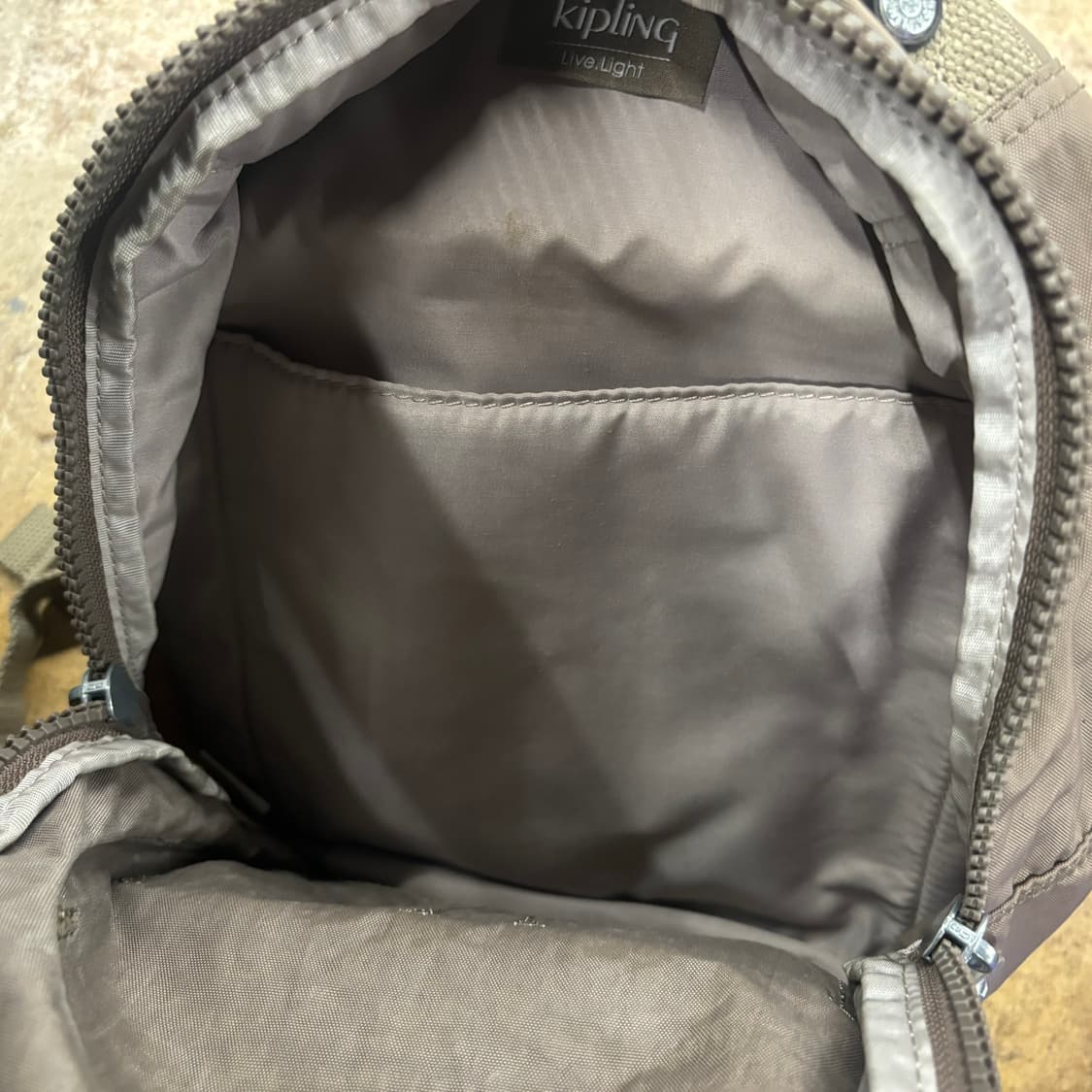 키플링 브라운 백팩 가방 상품이미지4